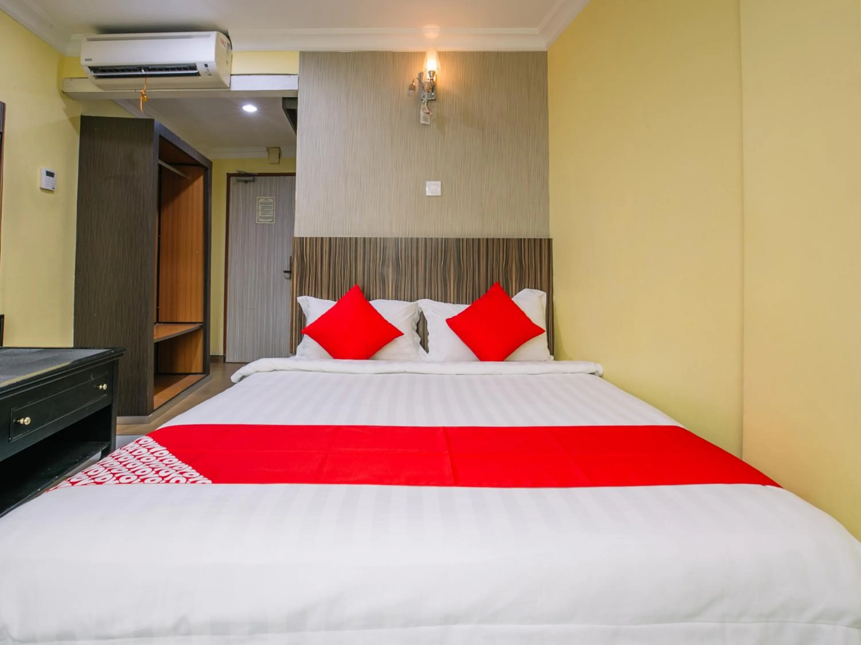 Bedroom in Rayyan Soffea Hotel