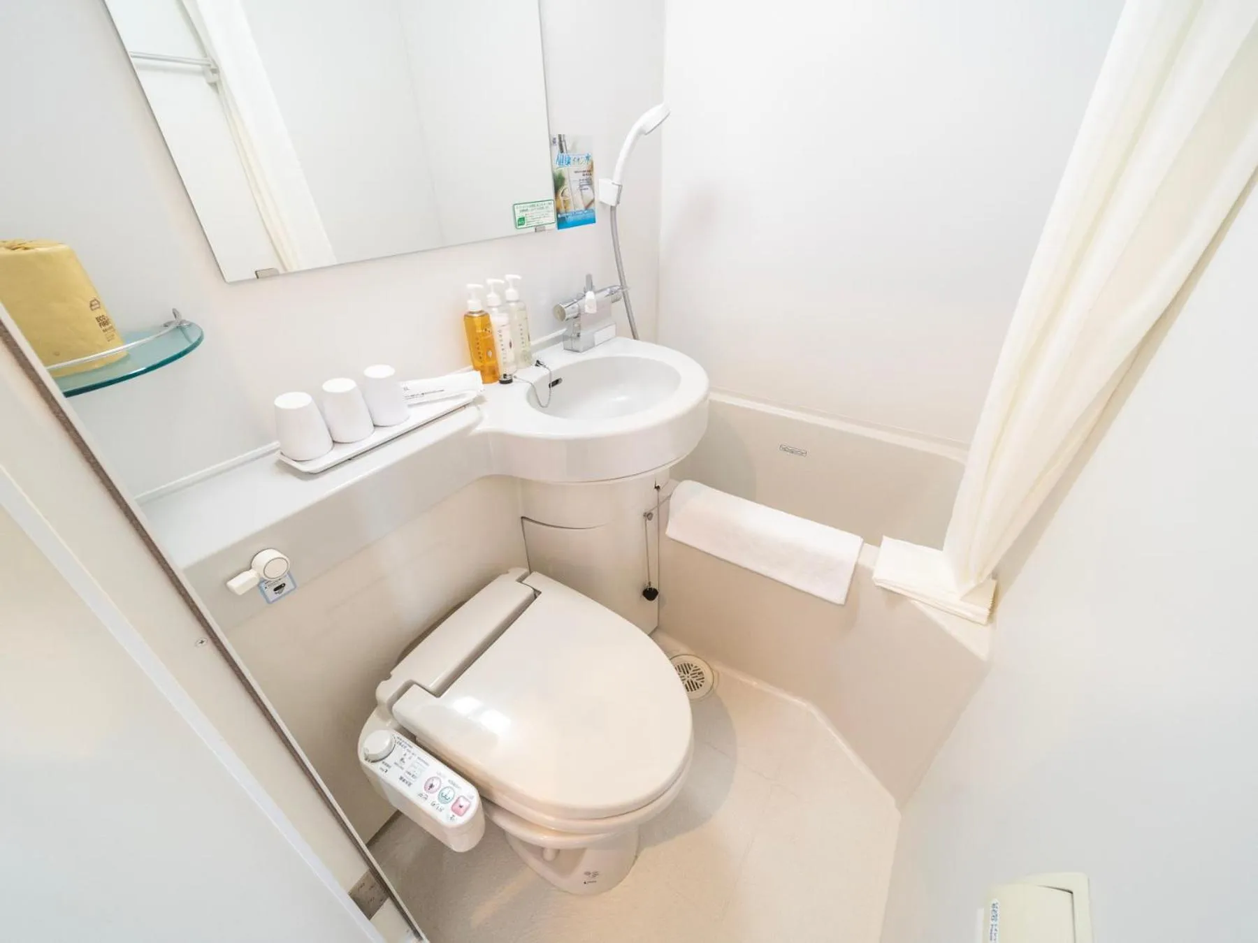 Shower in Super Hotel Ueno-Okachimachi