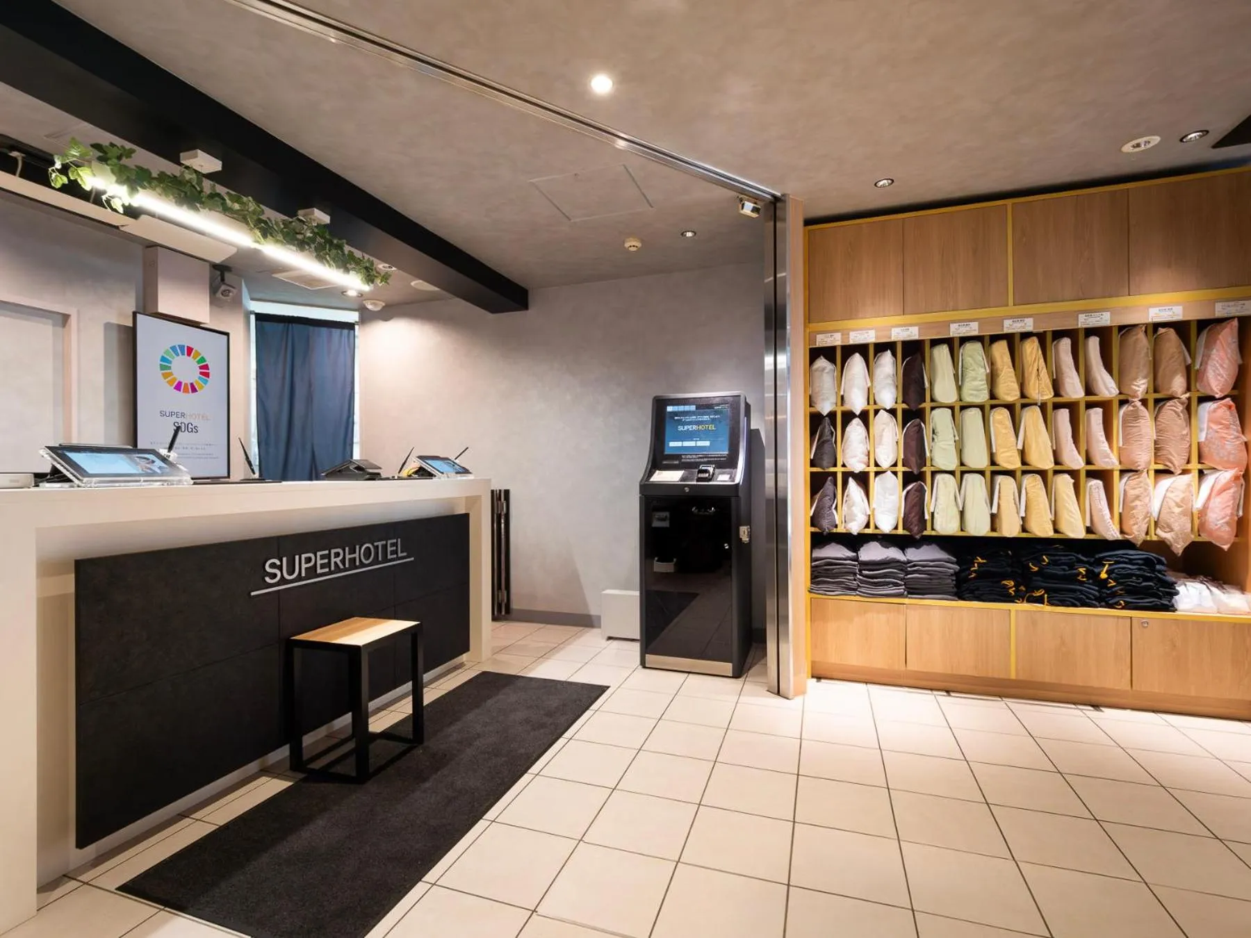 Lobby or reception in Super Hotel Ueno-Okachimachi