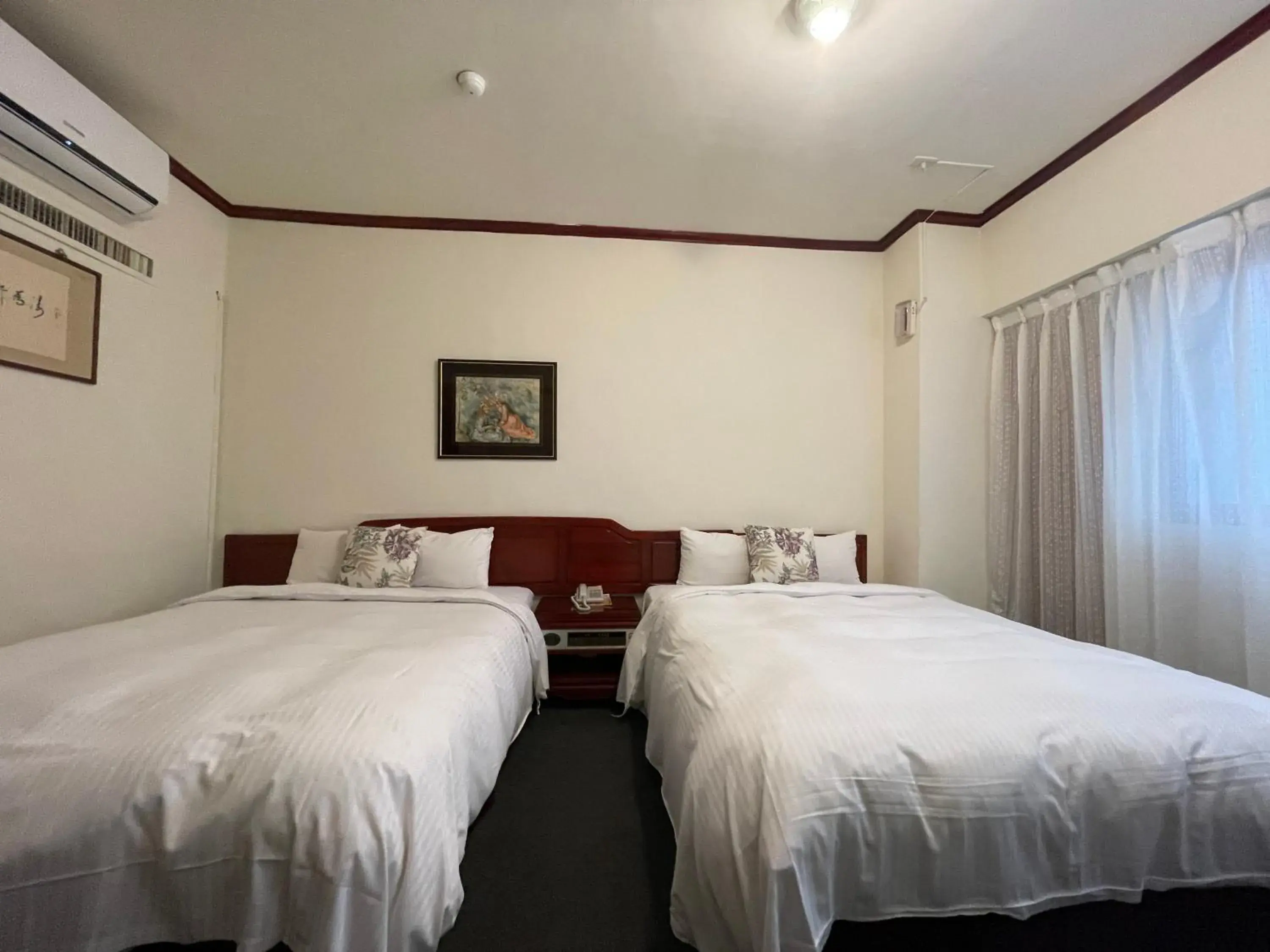 Standard Quadruple Room in River Hotel Standard Quadruple Room in River Hotel