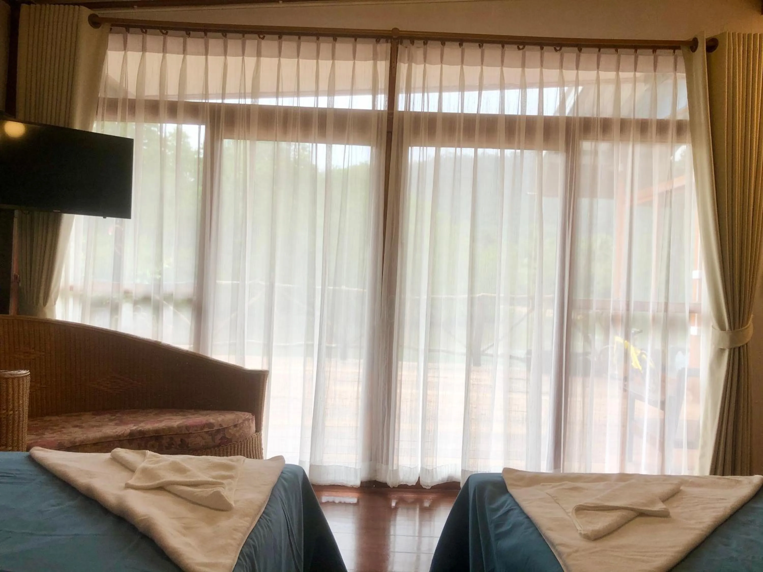 Photo of the whole room, Bed in Baan Chan Lay Koh Chang