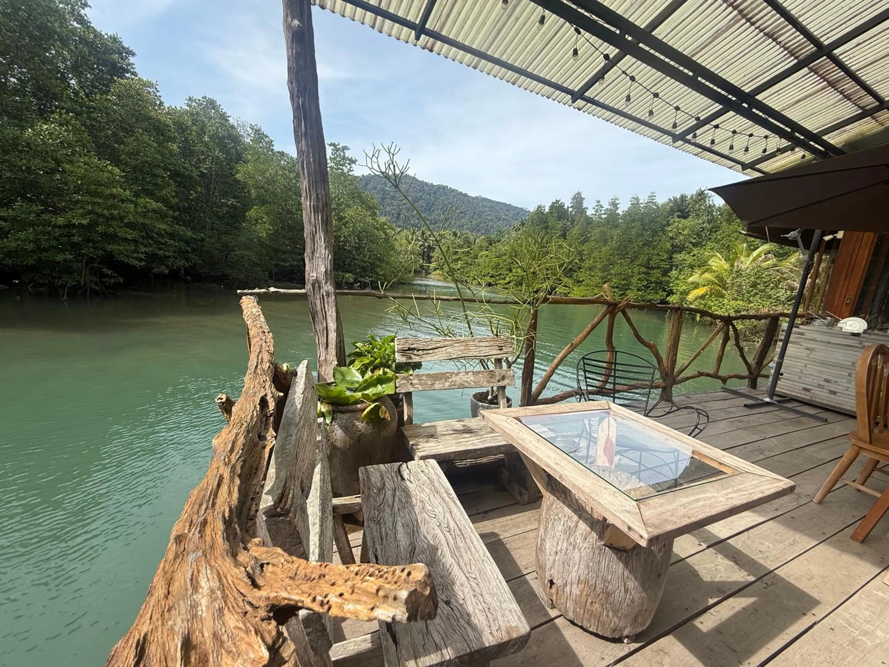 Restaurant/places to eat in Baan Chan Lay Koh Chang