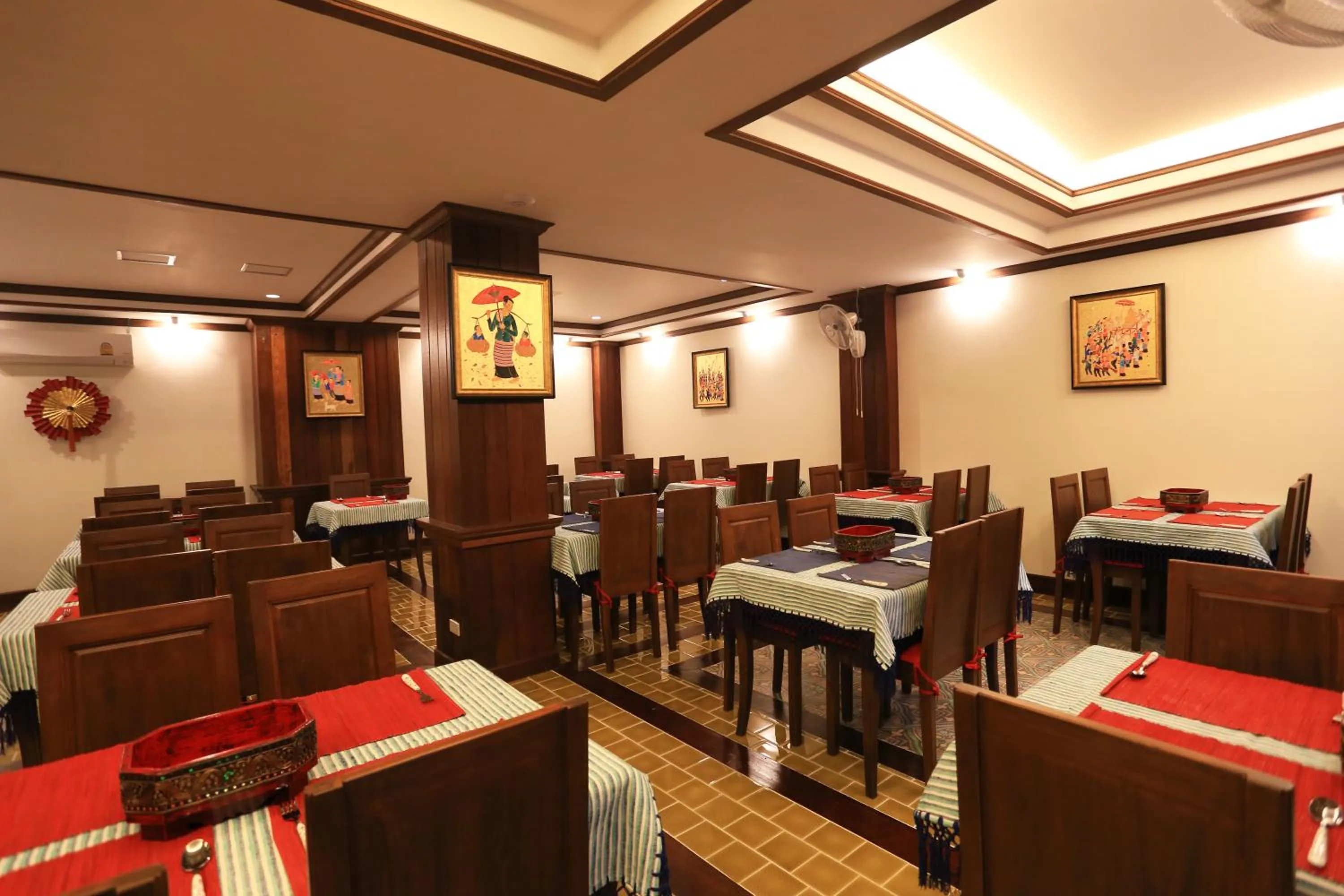 Restaurant/places to eat in Viangluang Resort