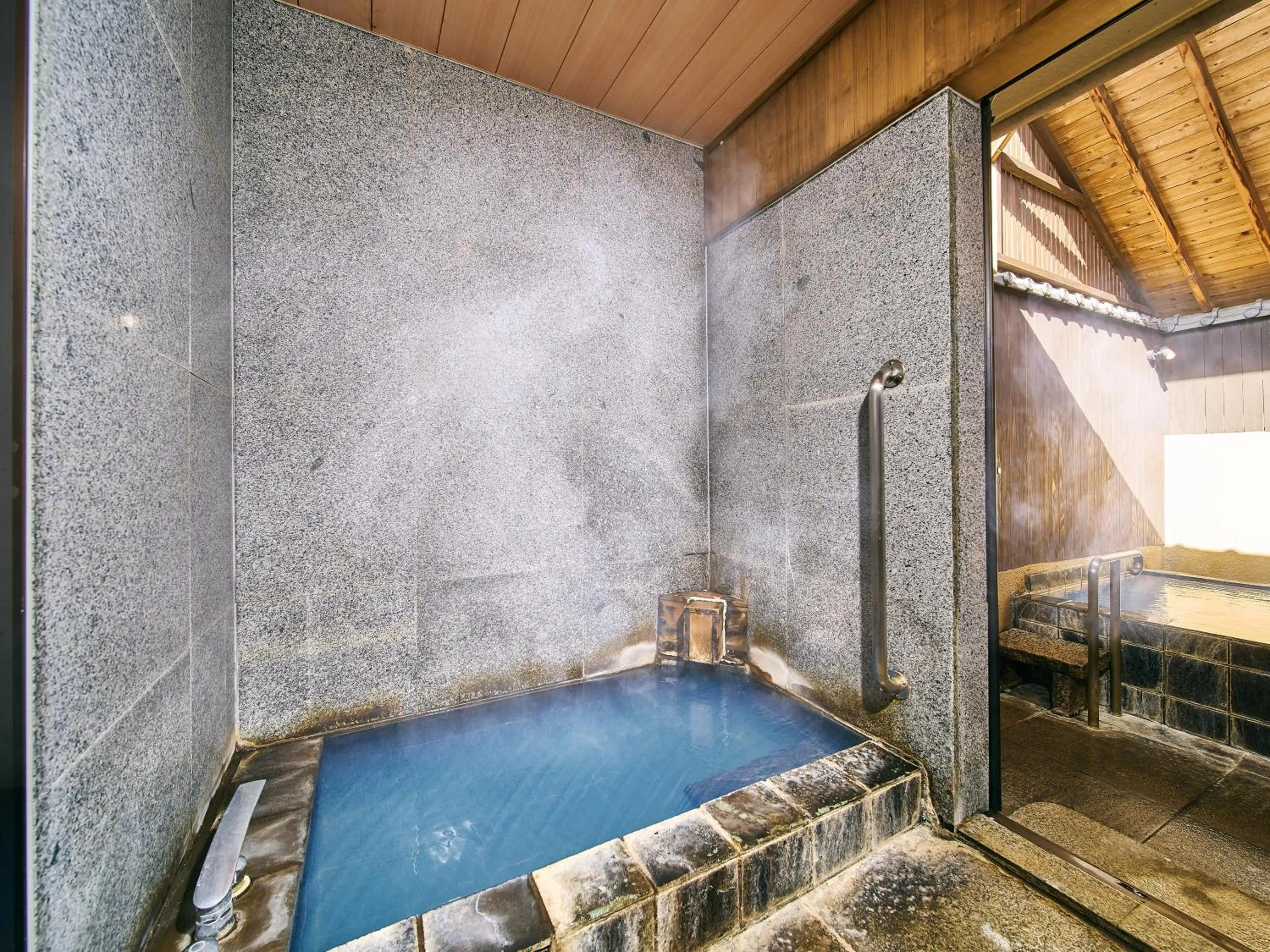 Hot Spring Bath in Kannawaen