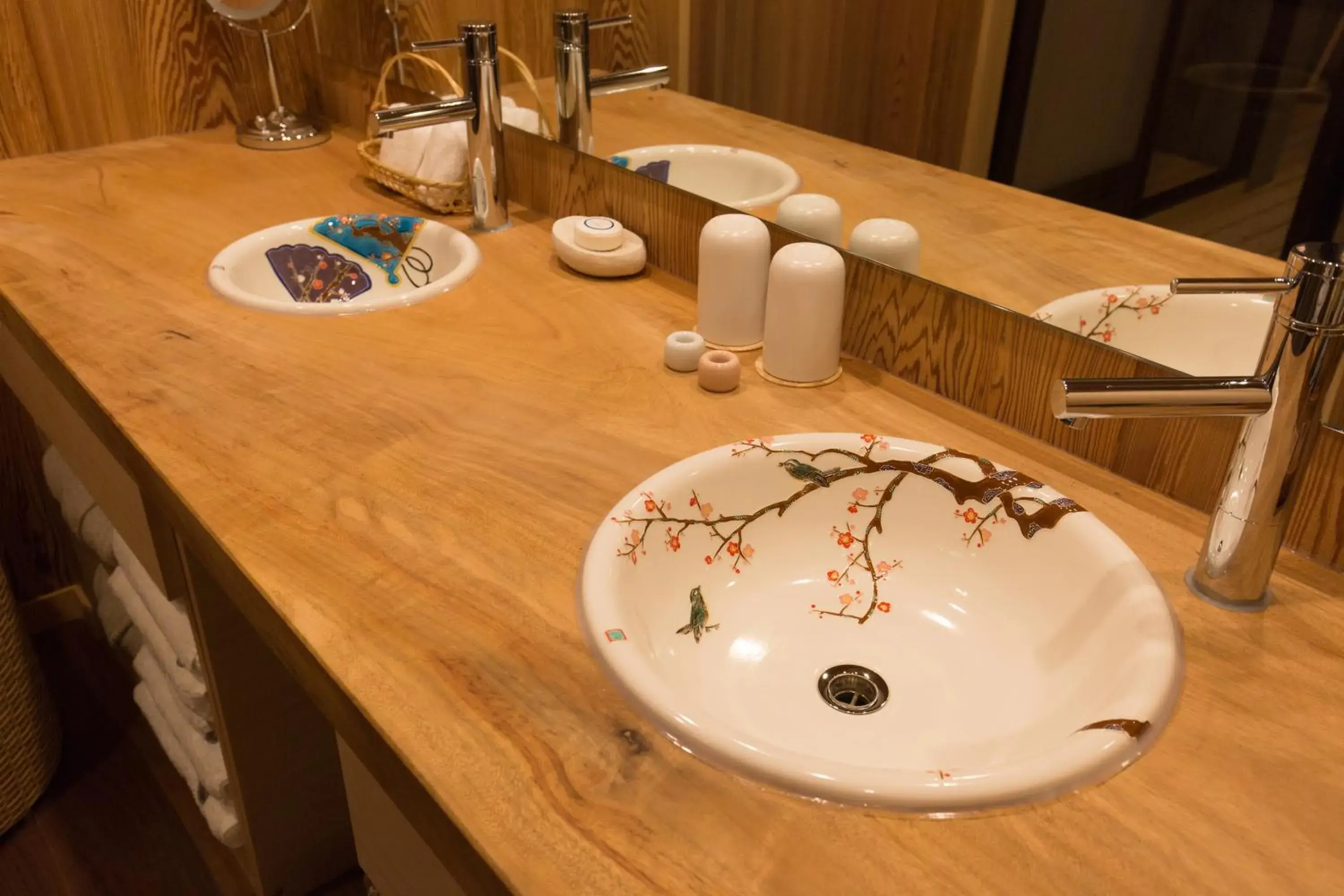 Deluxe Western-Style Room with Tatami Area with Open-Air Bath - Annex - in Kannawaen Deluxe Western-Style Room with Tatami Area with Open-Air Bath - Annex - in Kannawaen