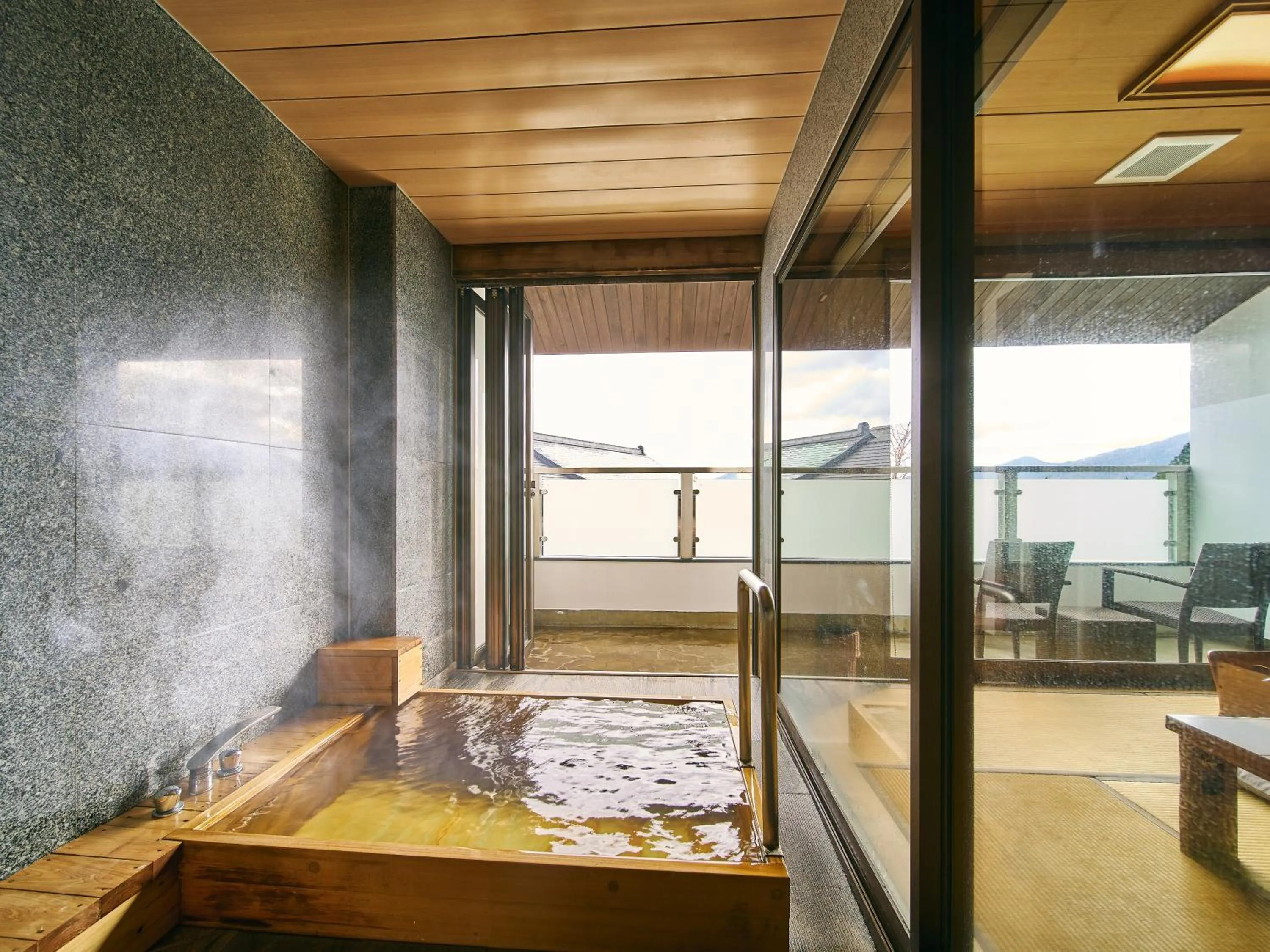 Hot Spring Bath in Kannawaen