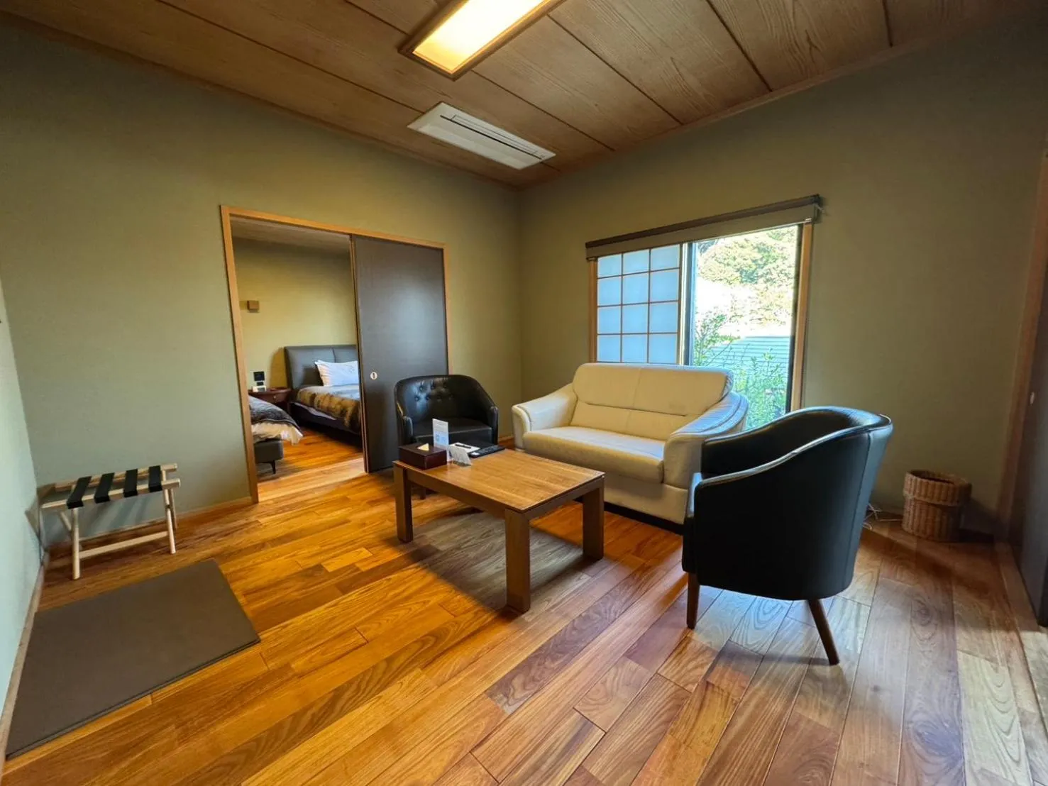 Photo of the whole room in Kannawaen