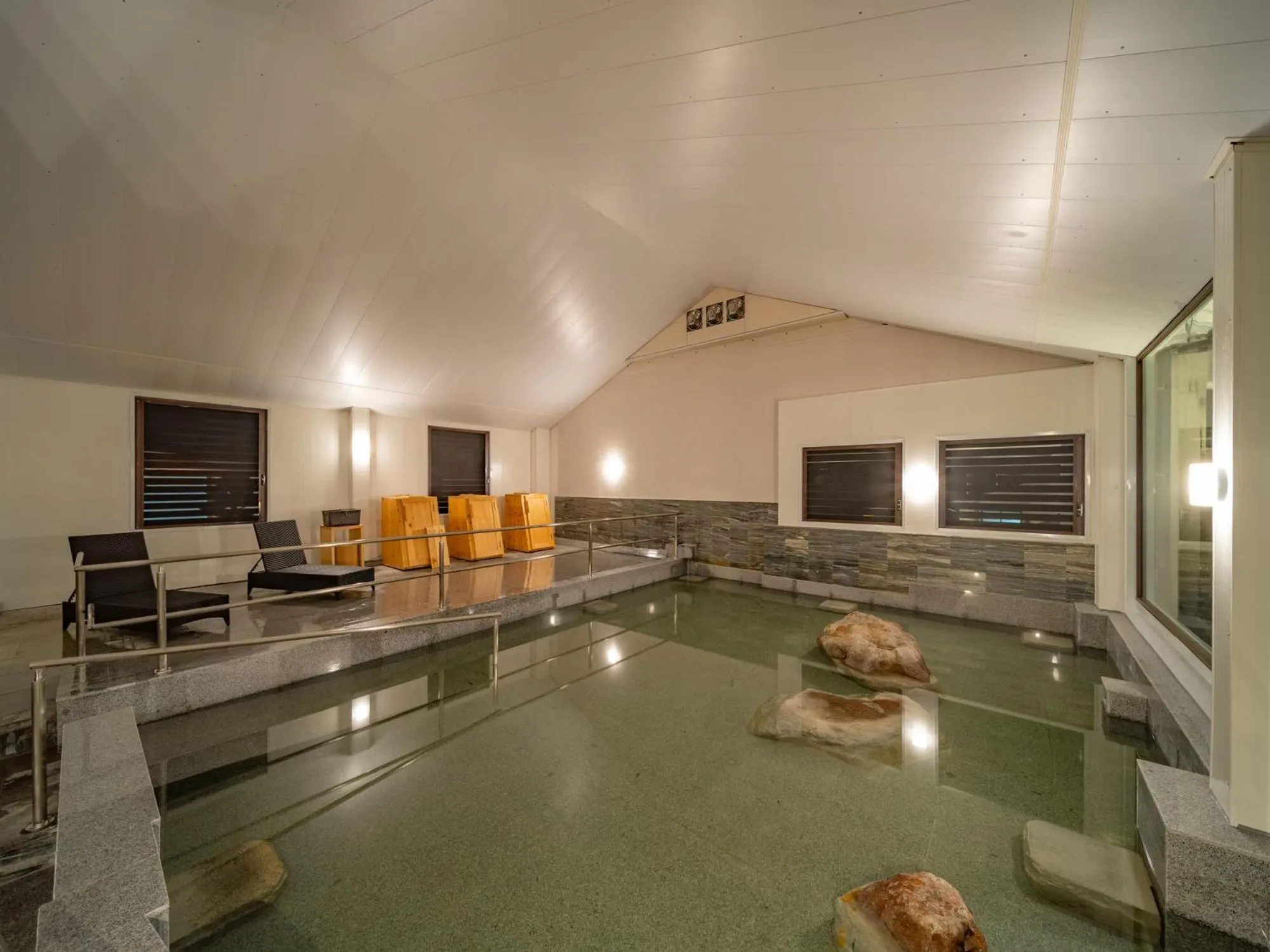 Hot Spring Bath in Kannawaen