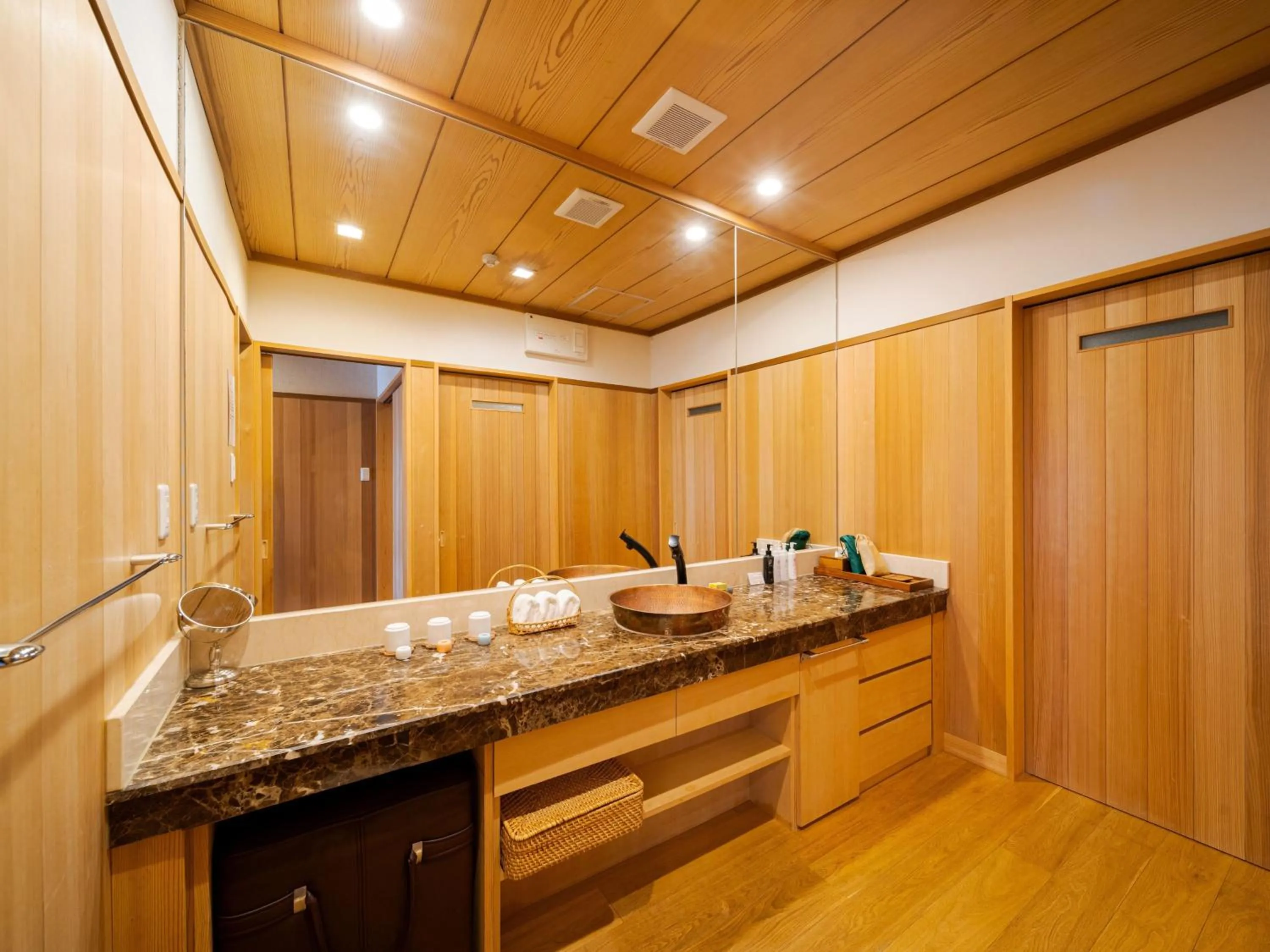 Photo of the whole room in Kannawaen