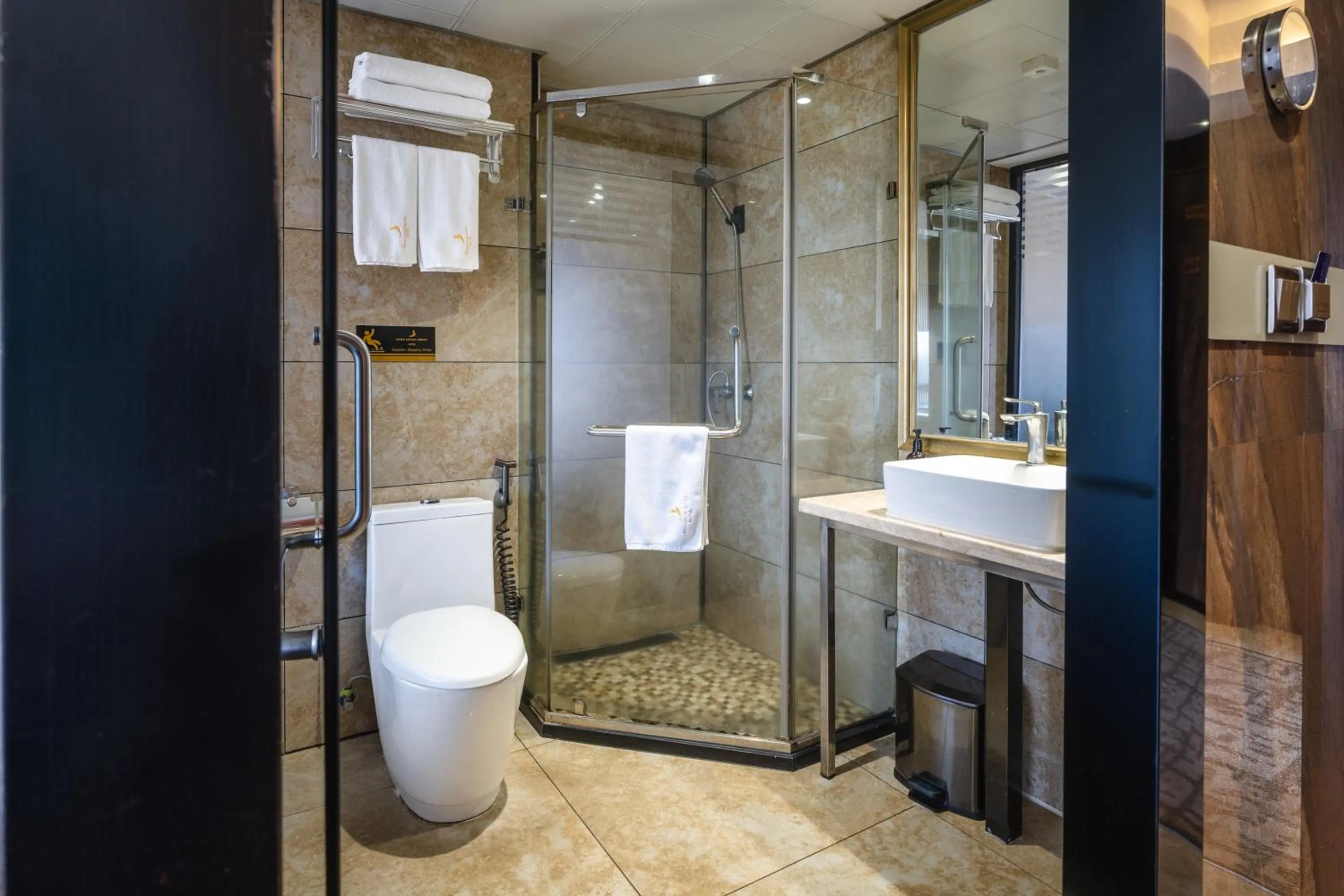 Bathroom in Swiss Lenana Mount Hotel