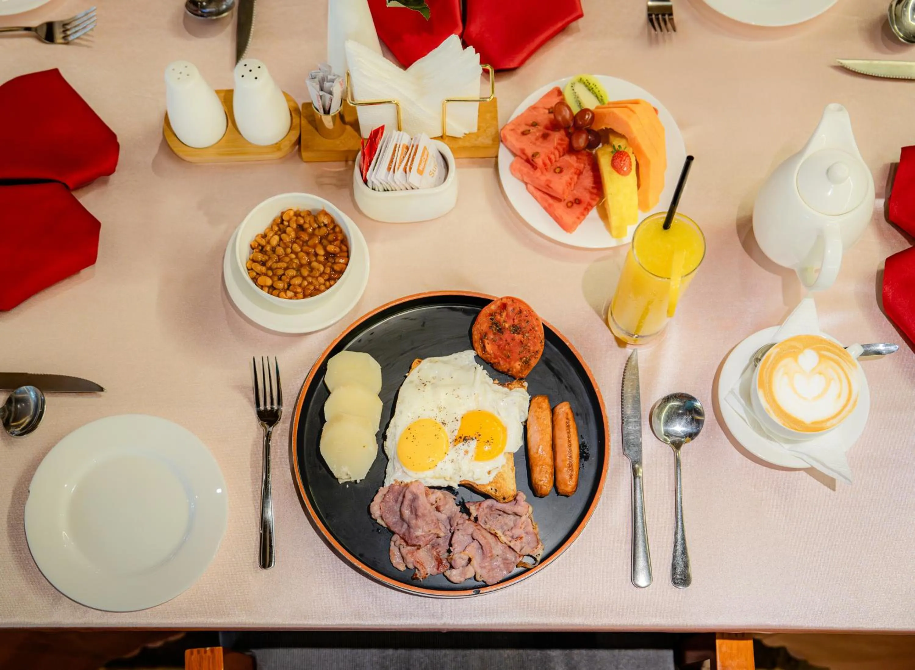 Food and drinks in Swiss Lenana Mount Hotel