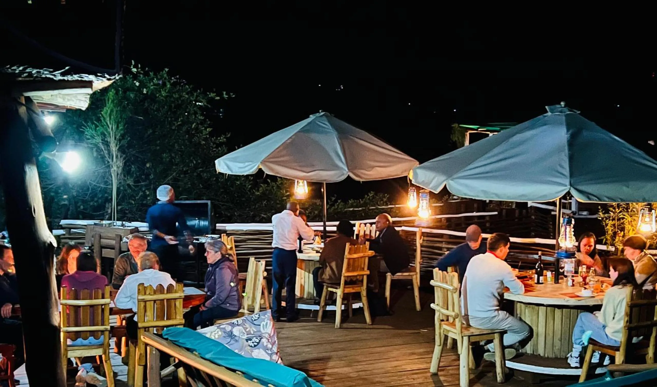 Dining area in Lake Bunyonyi Rock Resort