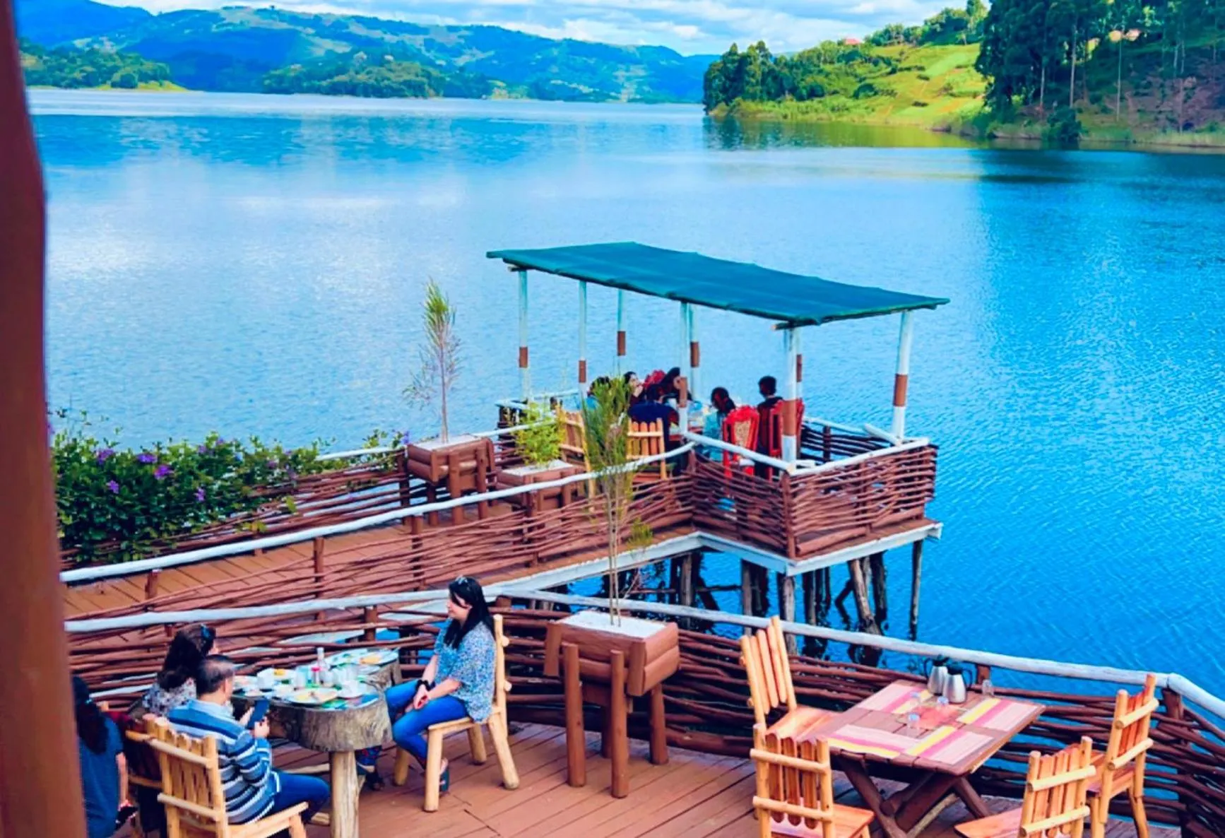 Restaurant/places to eat in Lake Bunyonyi Rock Resort