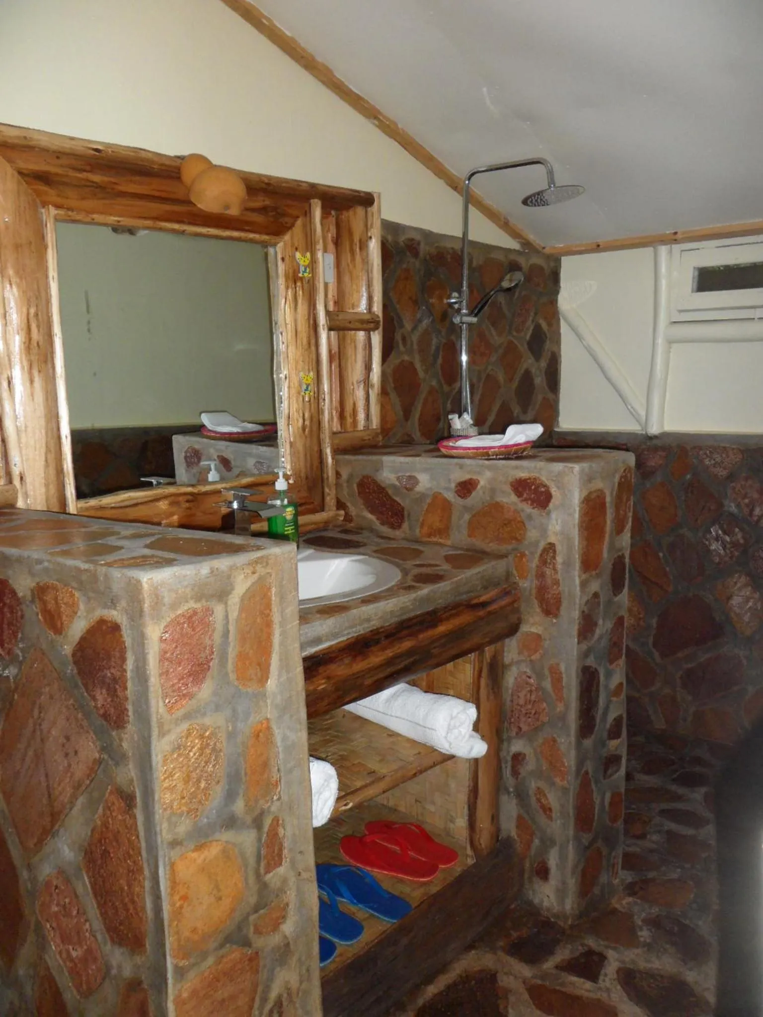 Bathroom in Lake Bunyonyi Rock Resort