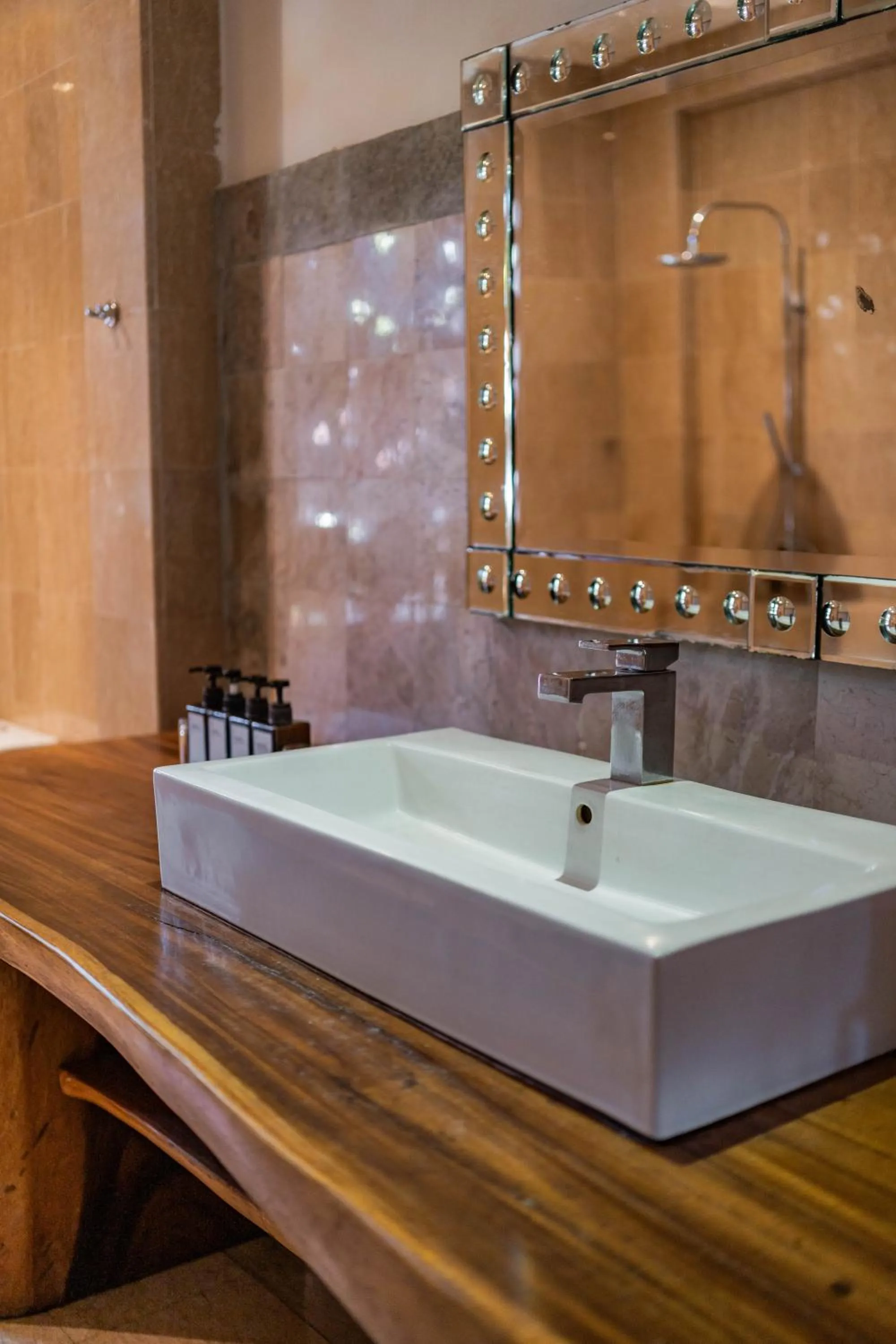 Bathroom in Honeymoon Guesthouse