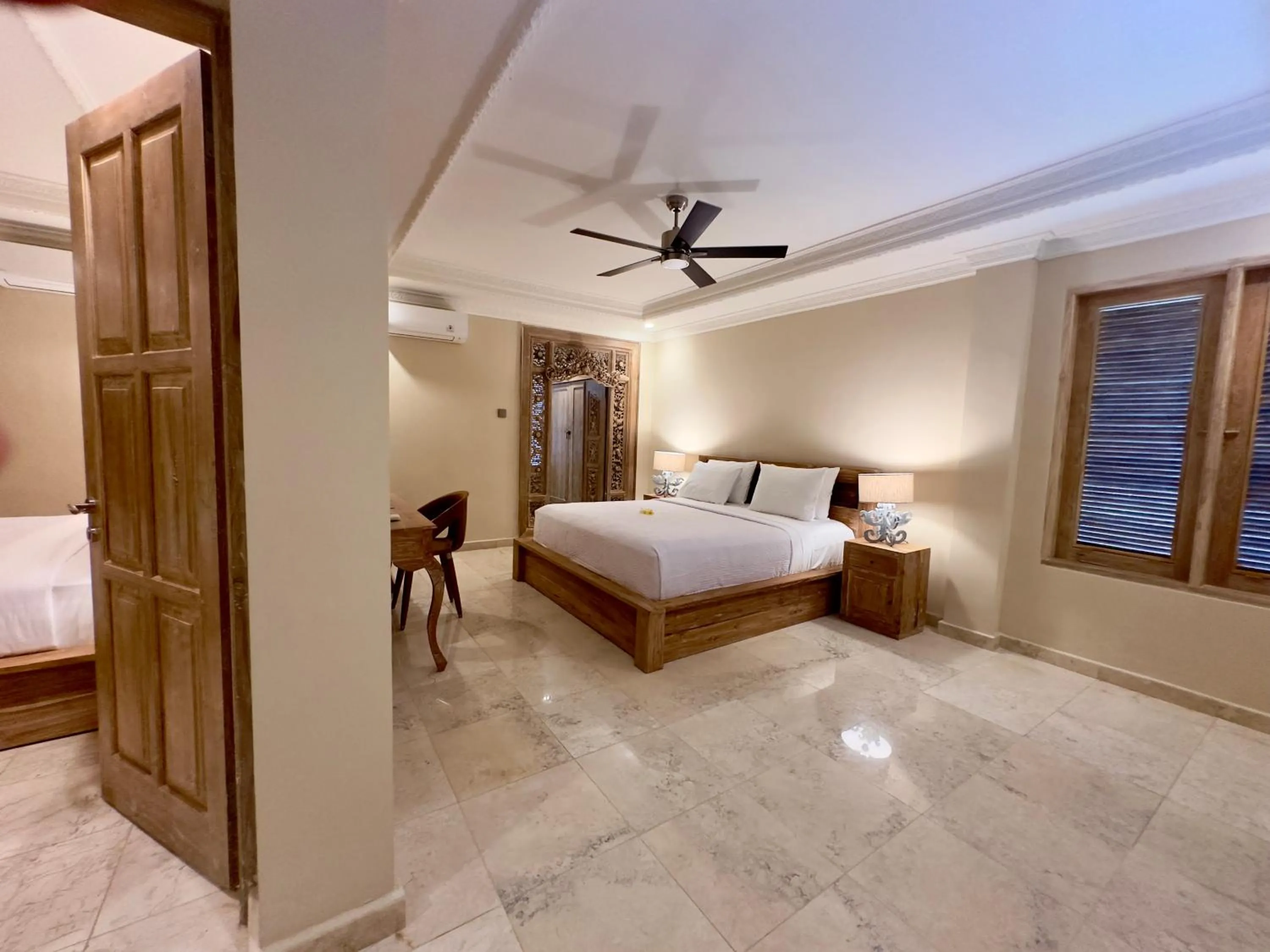 Photo of the whole room, Bed in Honeymoon Guesthouse