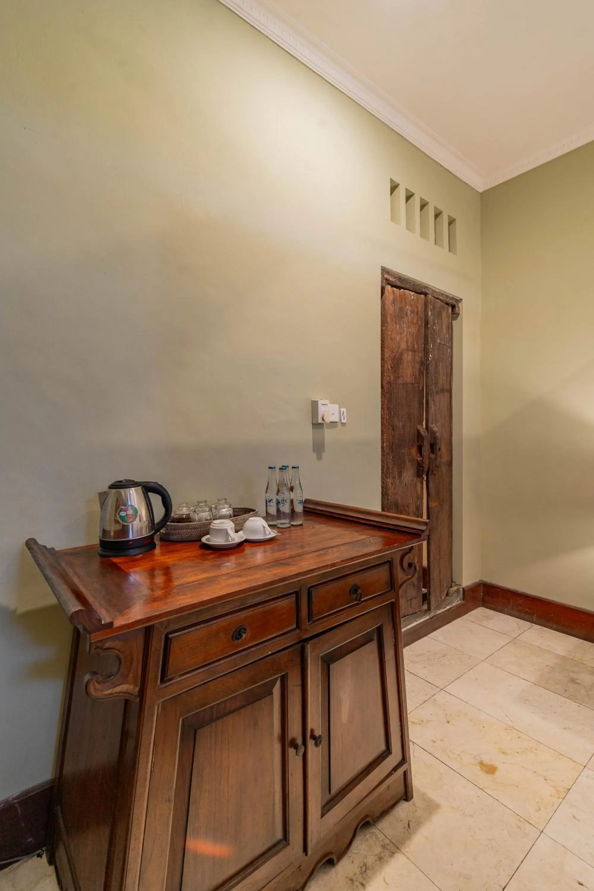 Coffee/tea facilities in Honeymoon Guesthouse