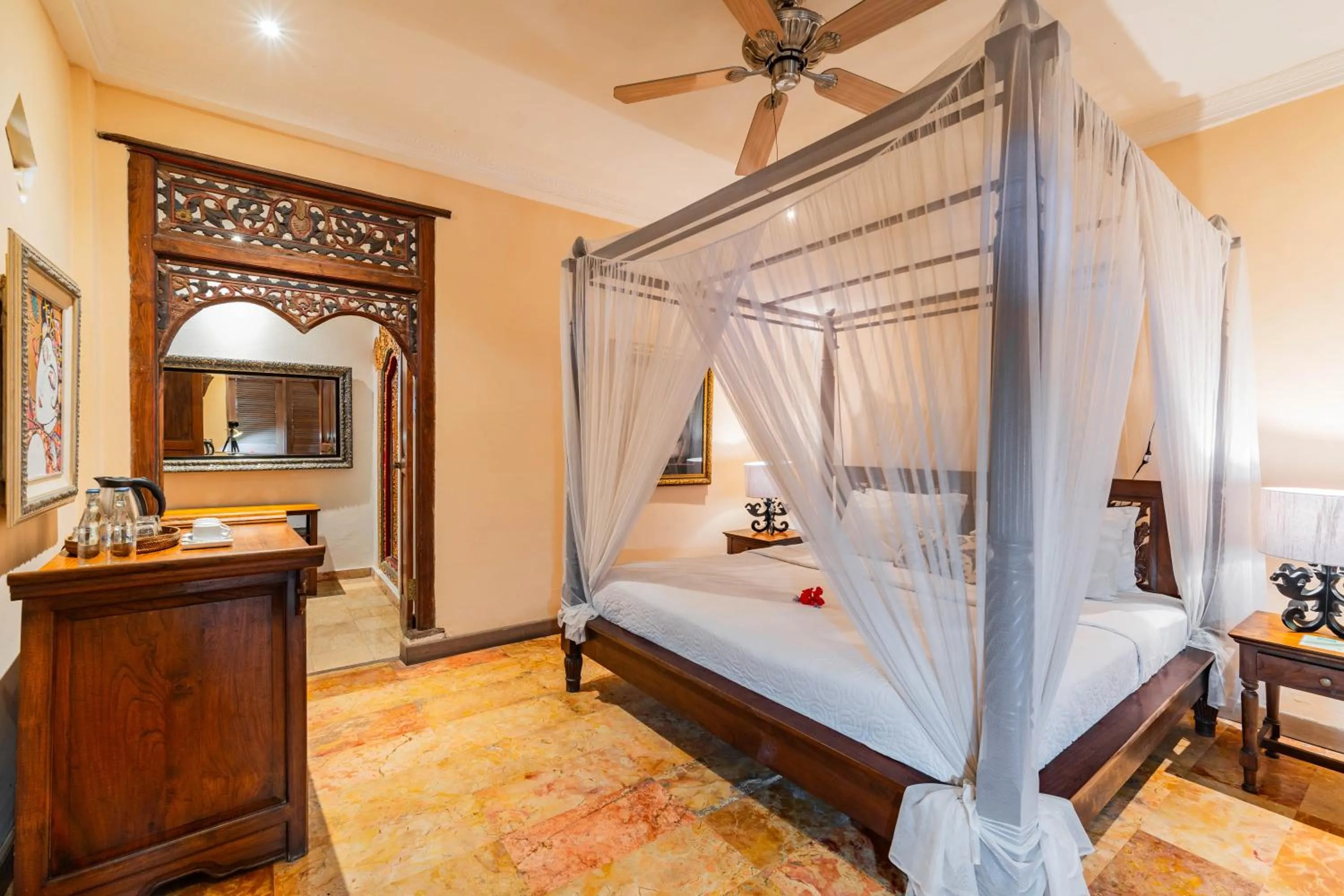 Photo of the whole room, Bed in Honeymoon Guesthouse