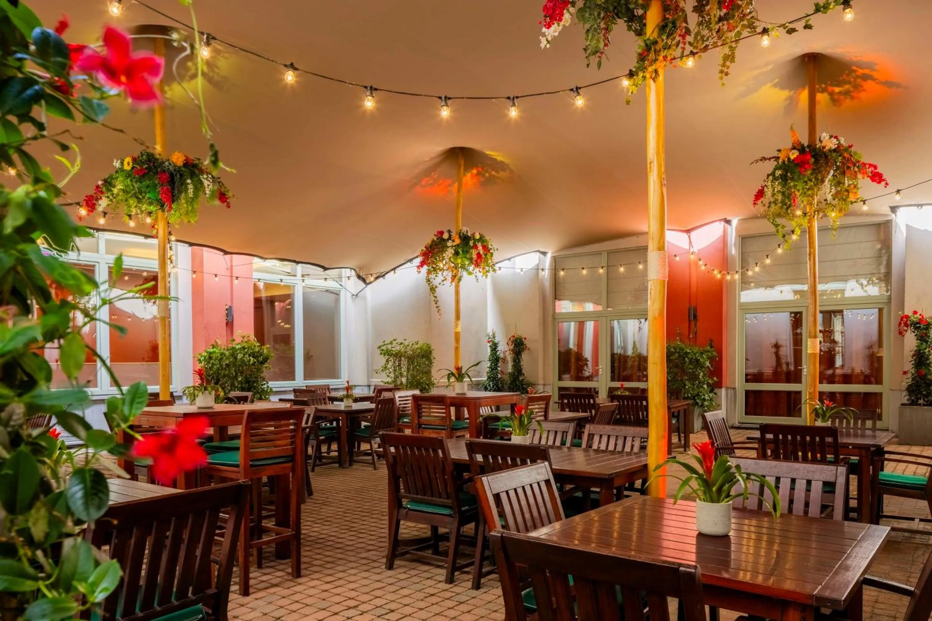 Lounge or bar in NH Collection Gent