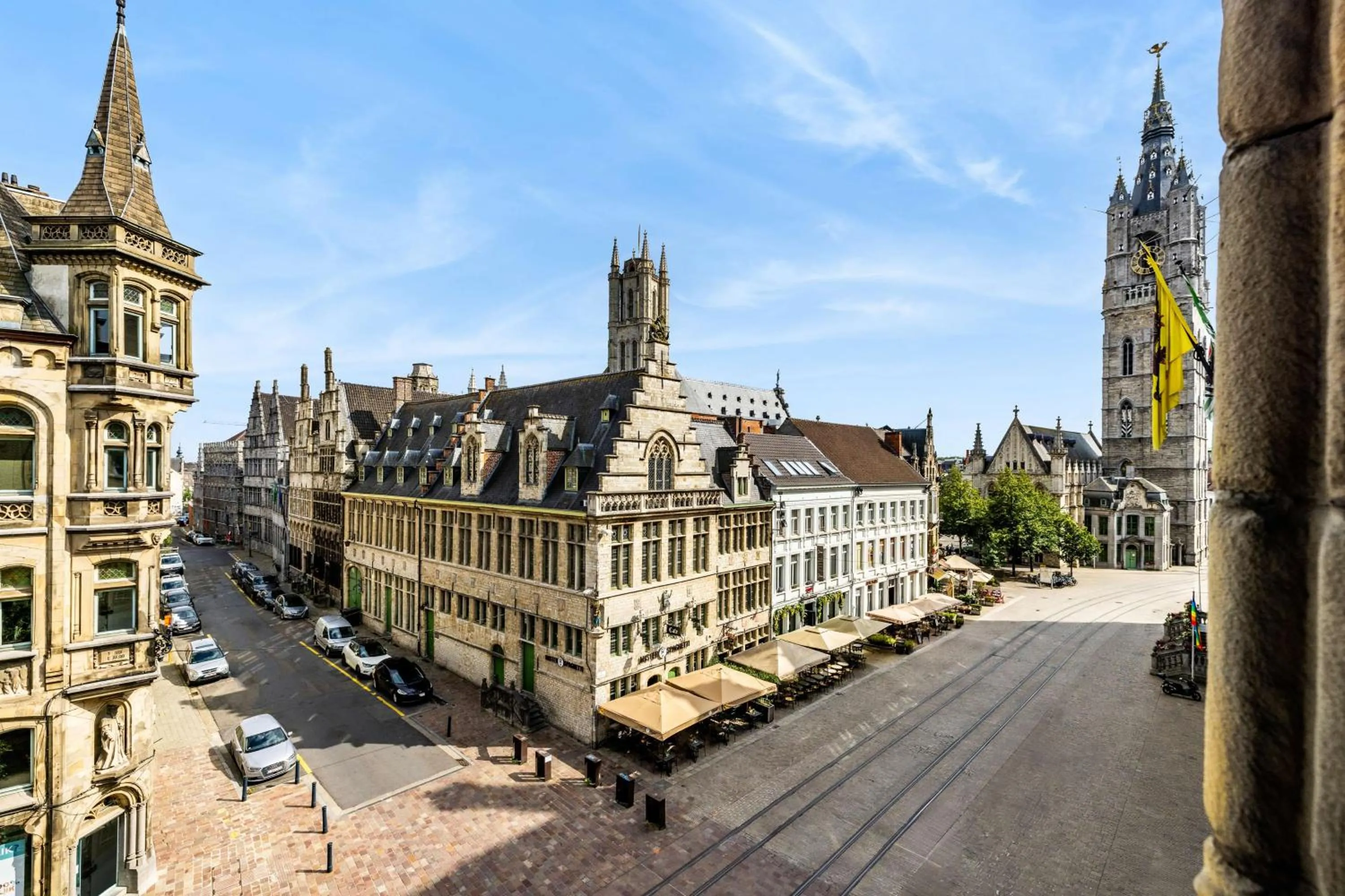 Property building in NH Collection Gent