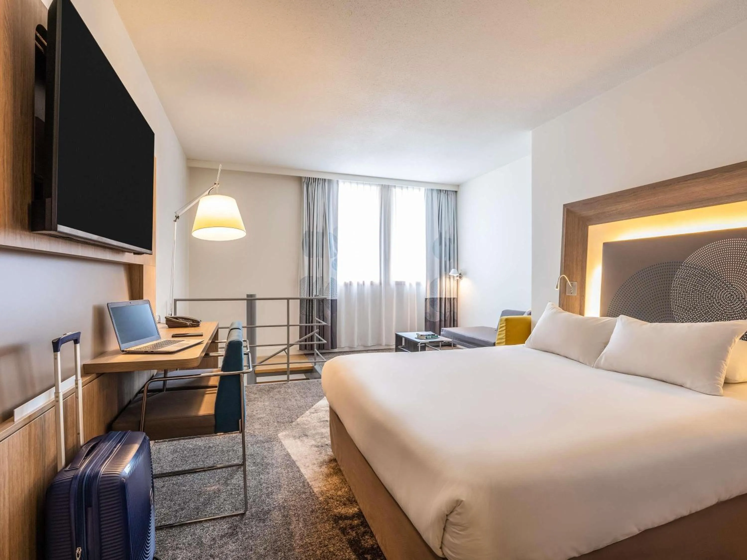 Bedroom, Bed in Novotel Brussels City Centre