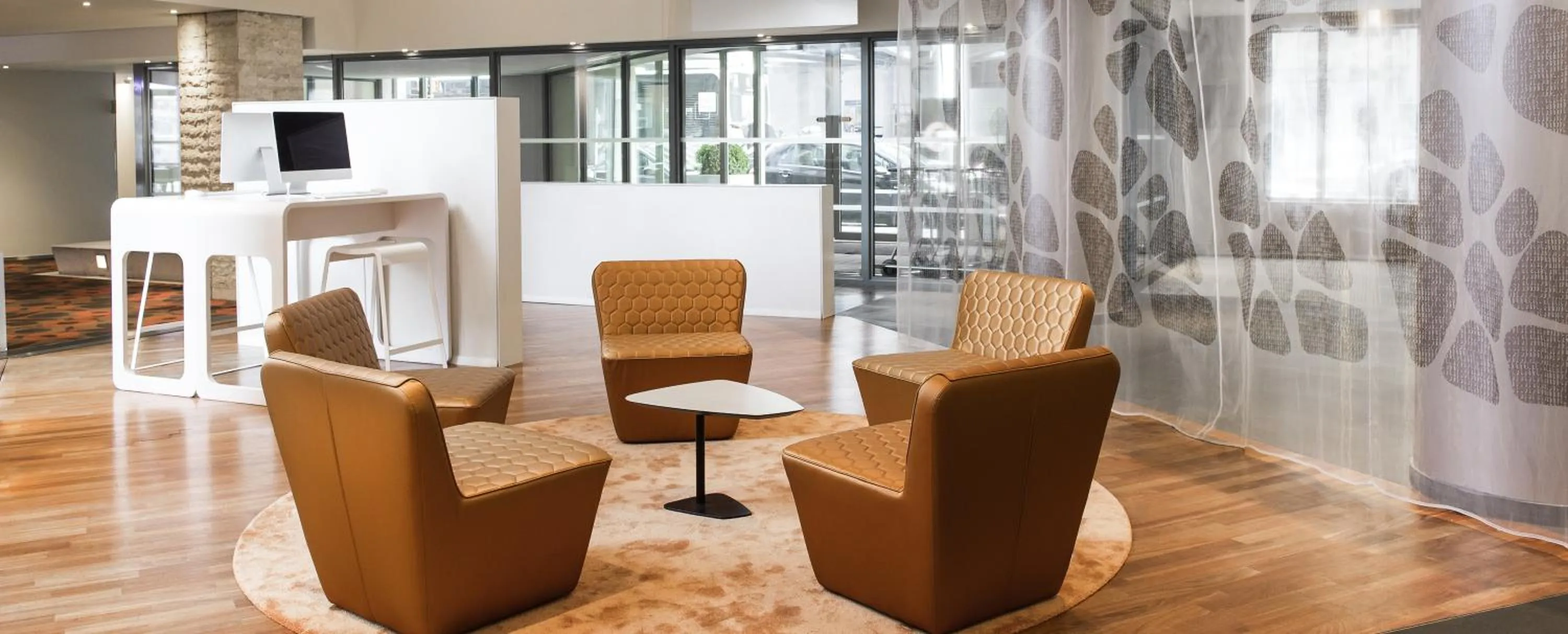 Lobby or reception in Novotel Brussels City Centre