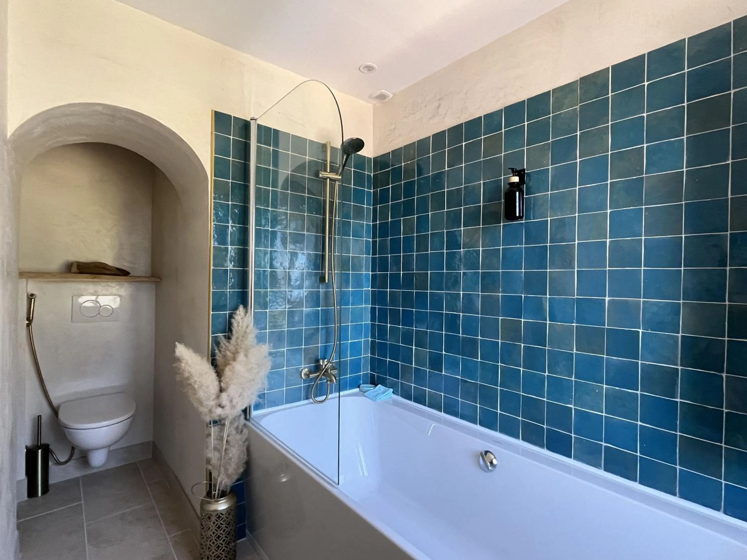 Shower in Le Mazet de Tourrettes