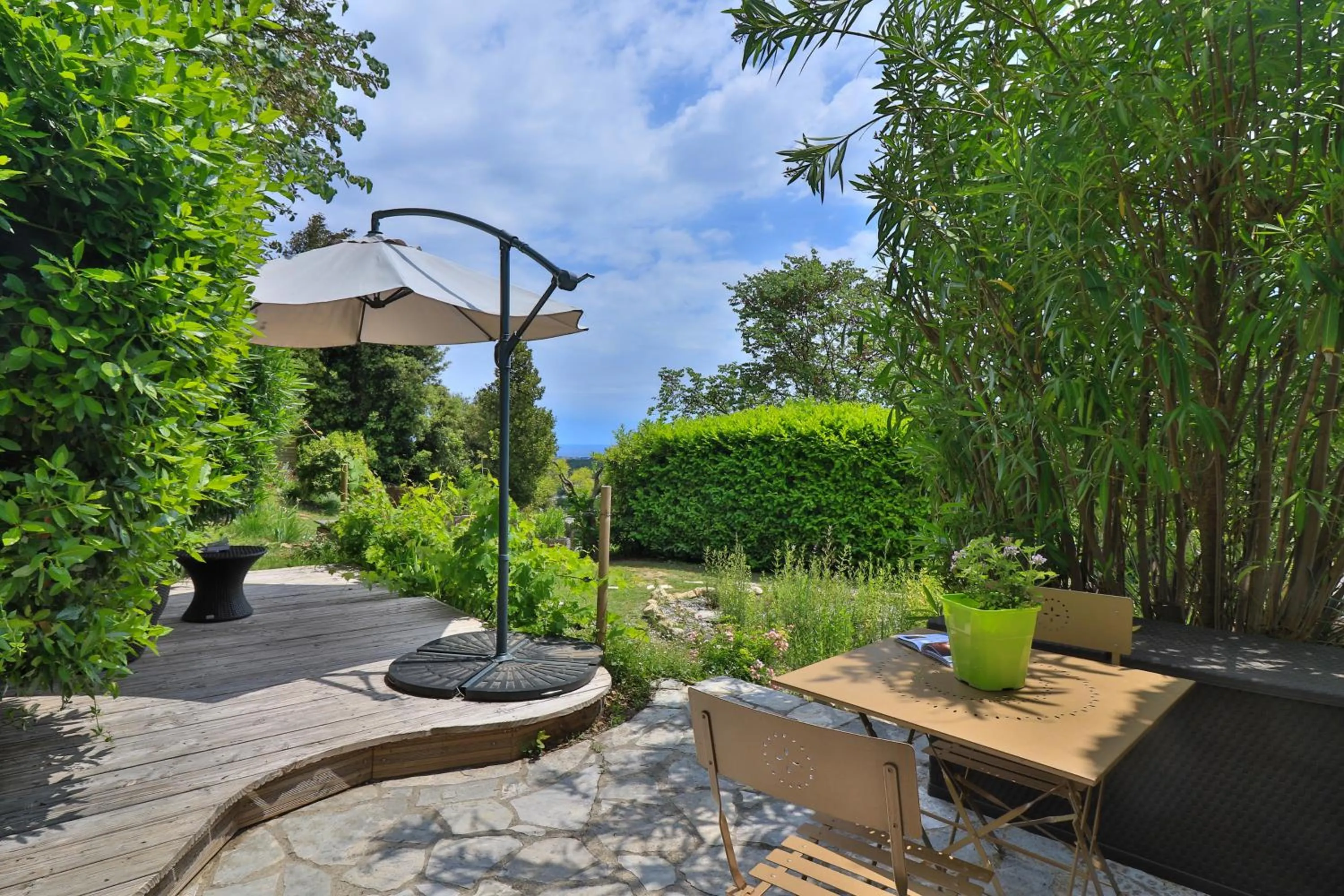 Patio in Le Mazet de Tourrettes