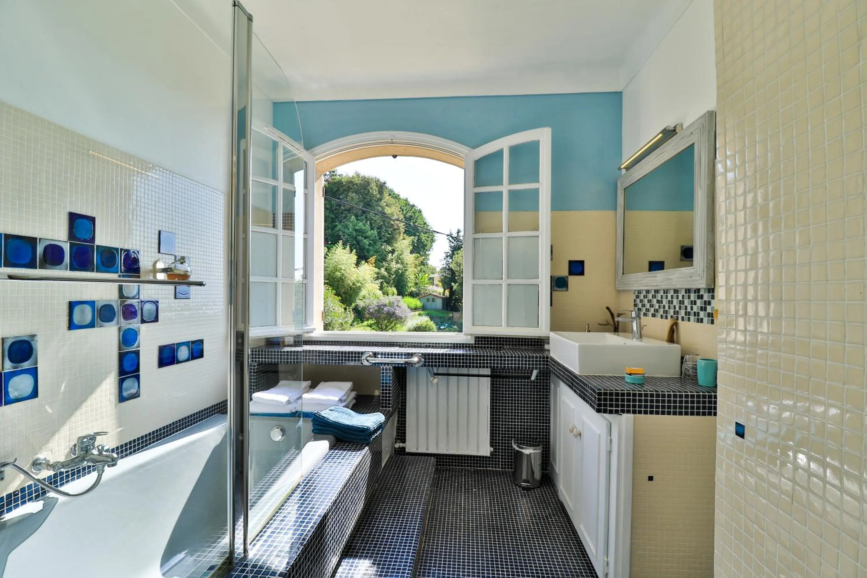 Bathroom in Le Mazet de Tourrettes
