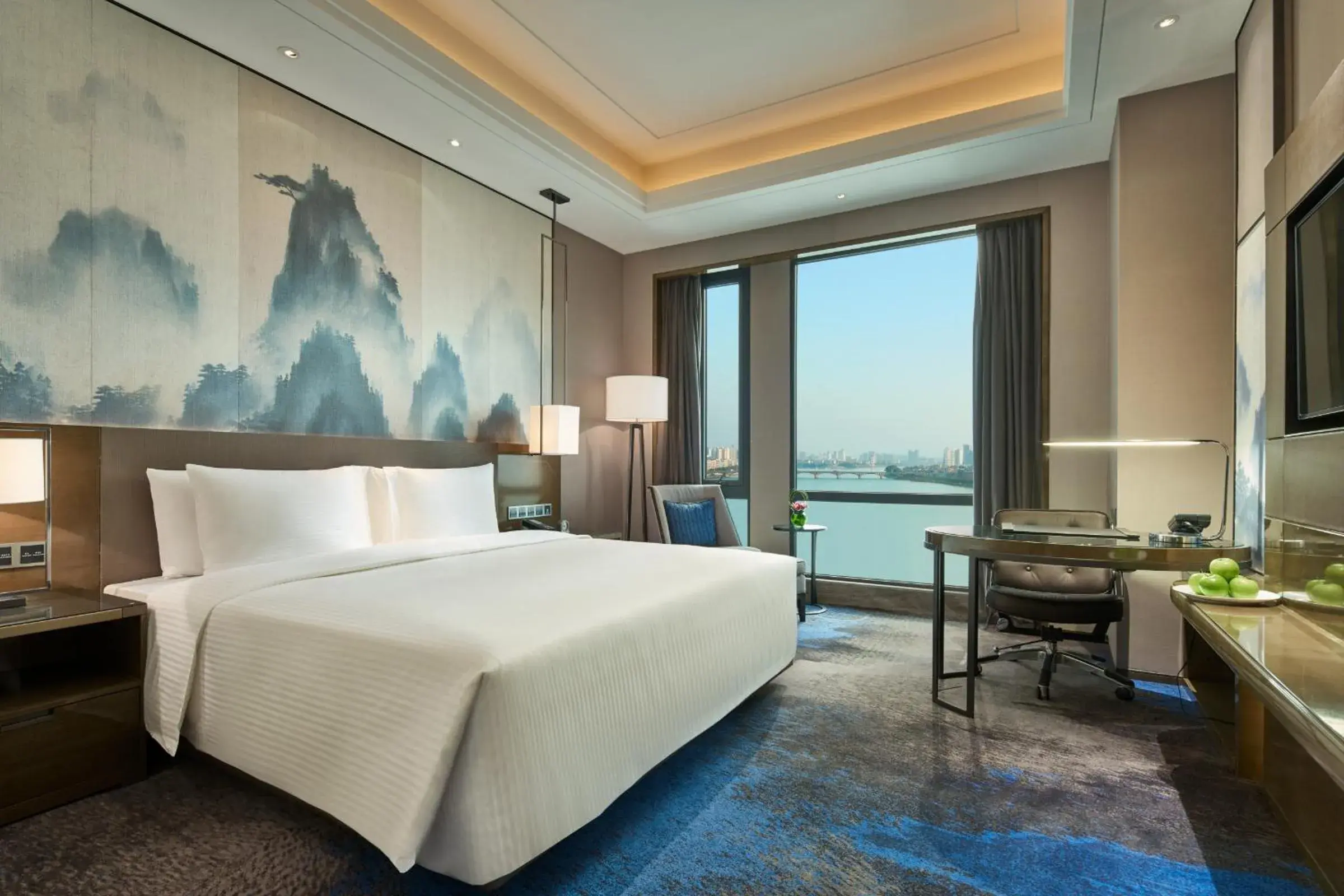 Grand Deluxe King with River View in Wanda Realm Shangrao Grand Deluxe King with River View in Wanda Realm Shangrao