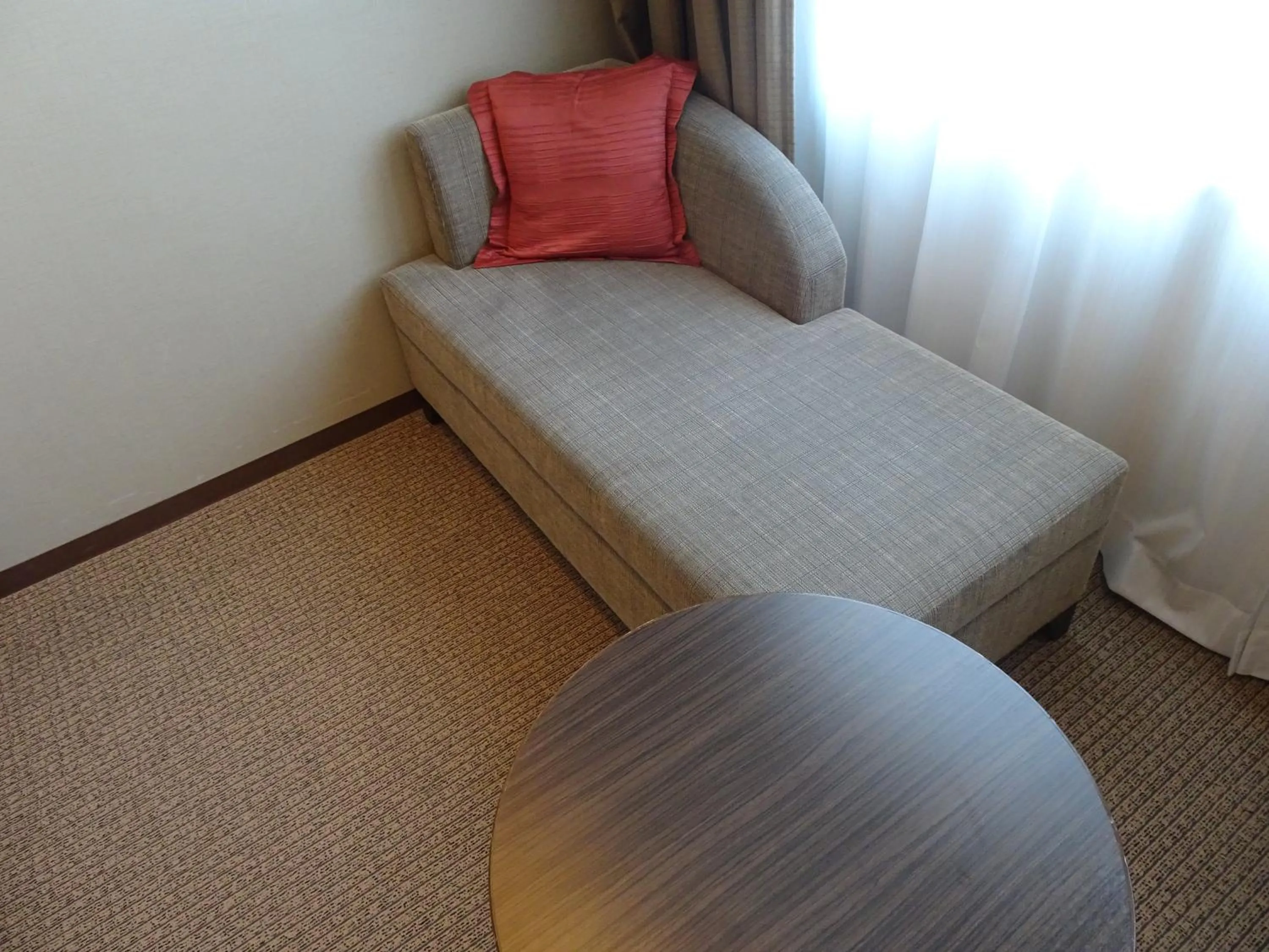 Seating area, Bed in Hotel Toyota Castle