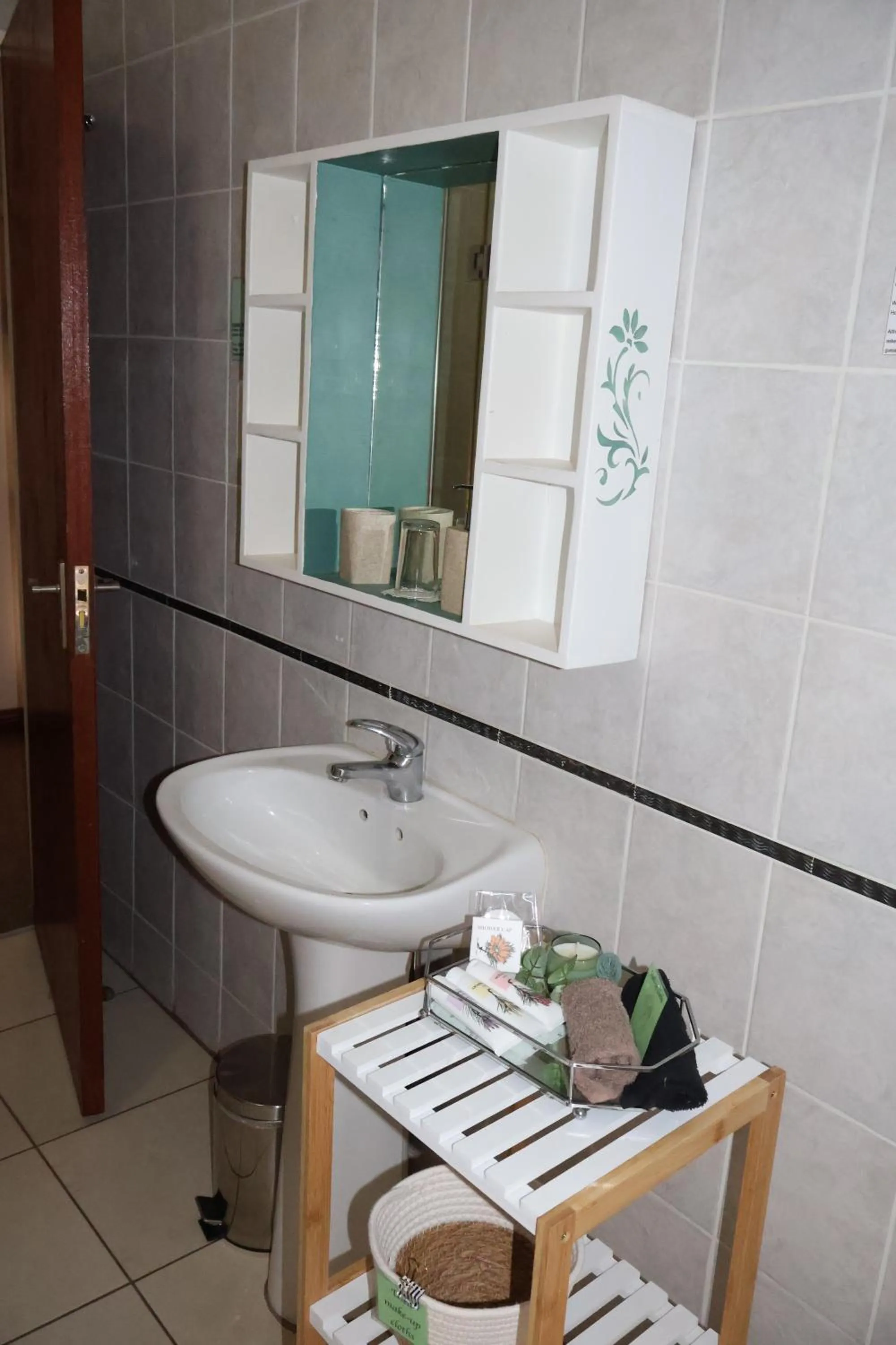 Bathroom in The Leopard Tree