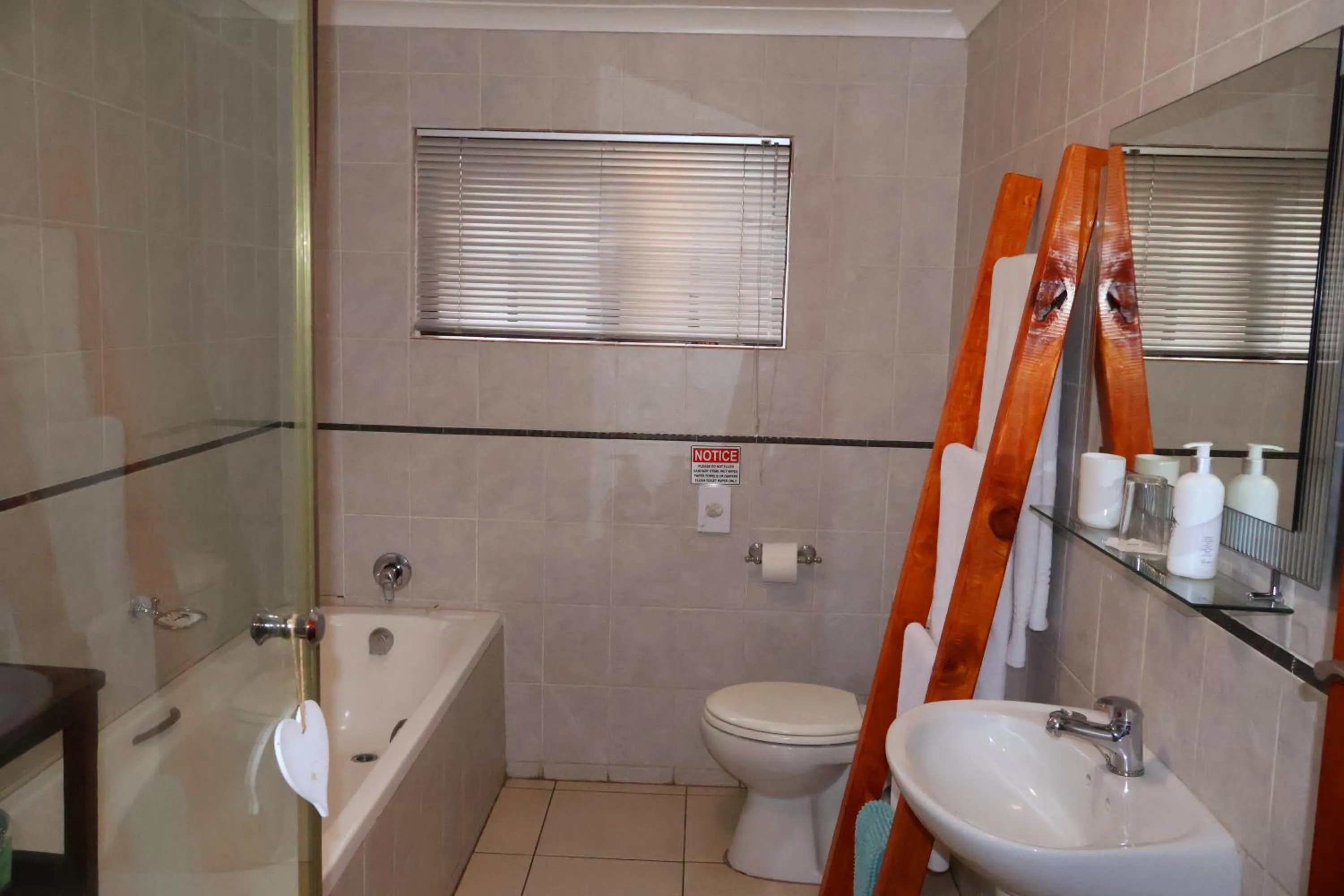 Bathroom in The Leopard Tree