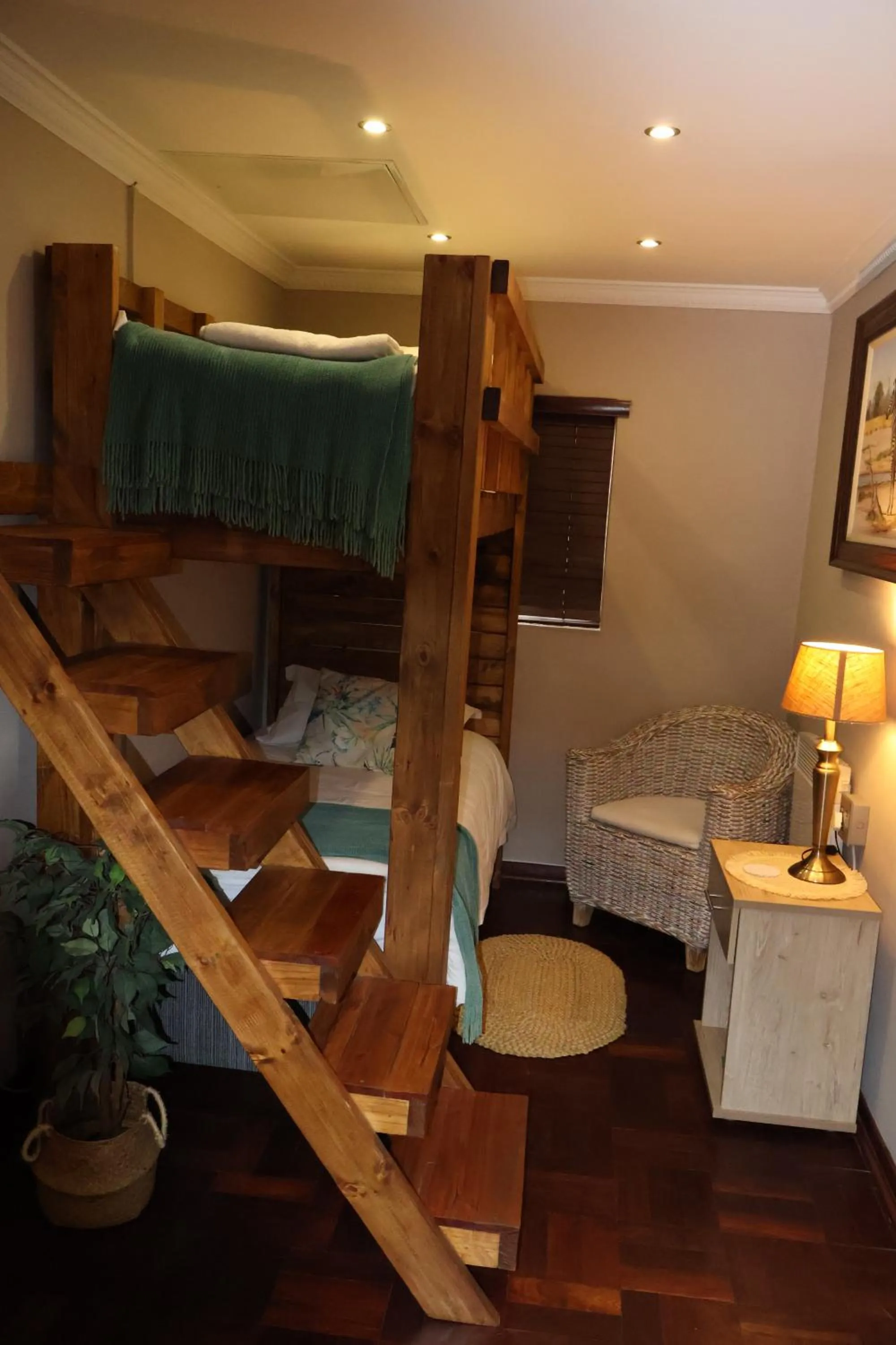 bunk bed, Bed in The Leopard Tree