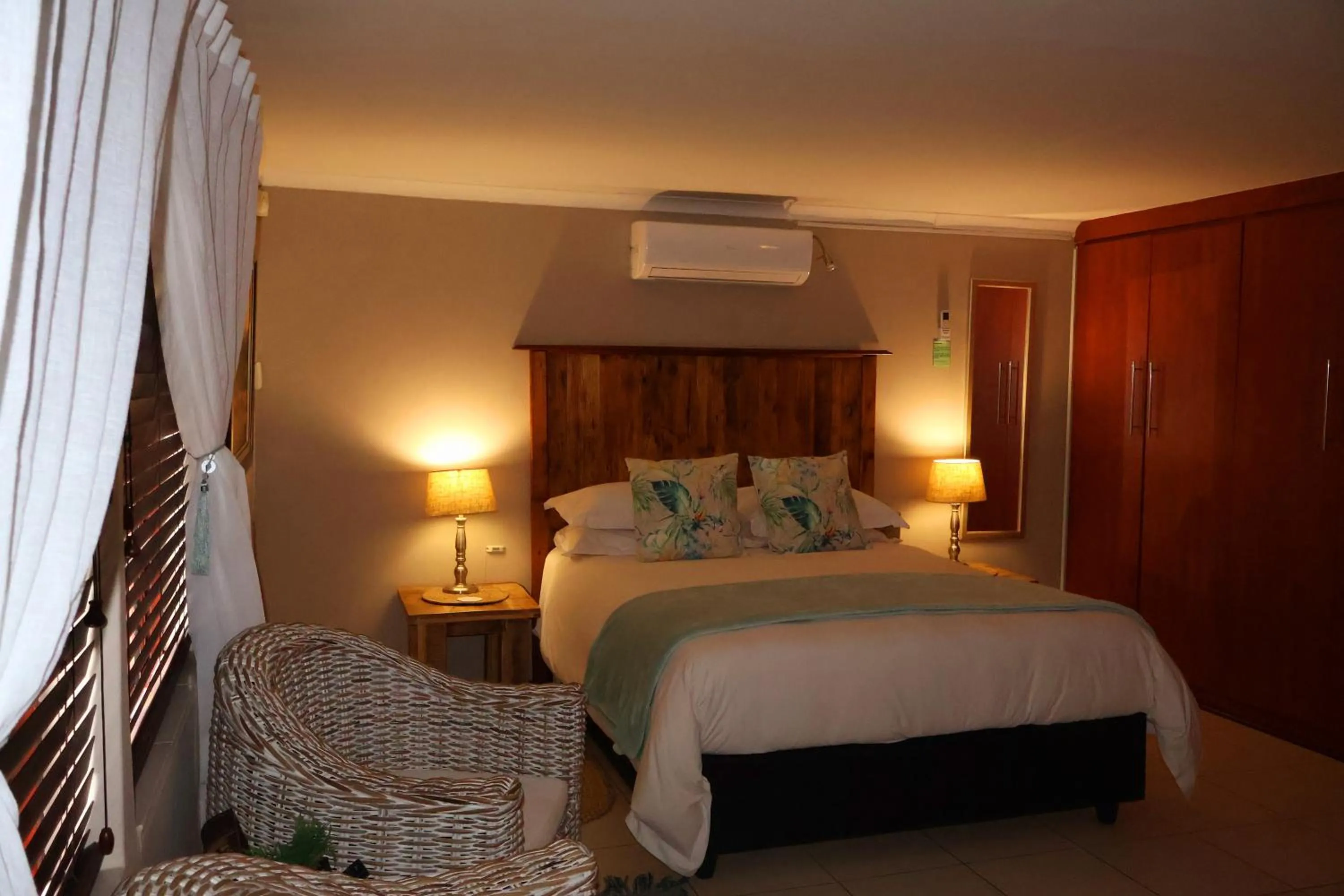 Bedroom, Bed in The Leopard Tree