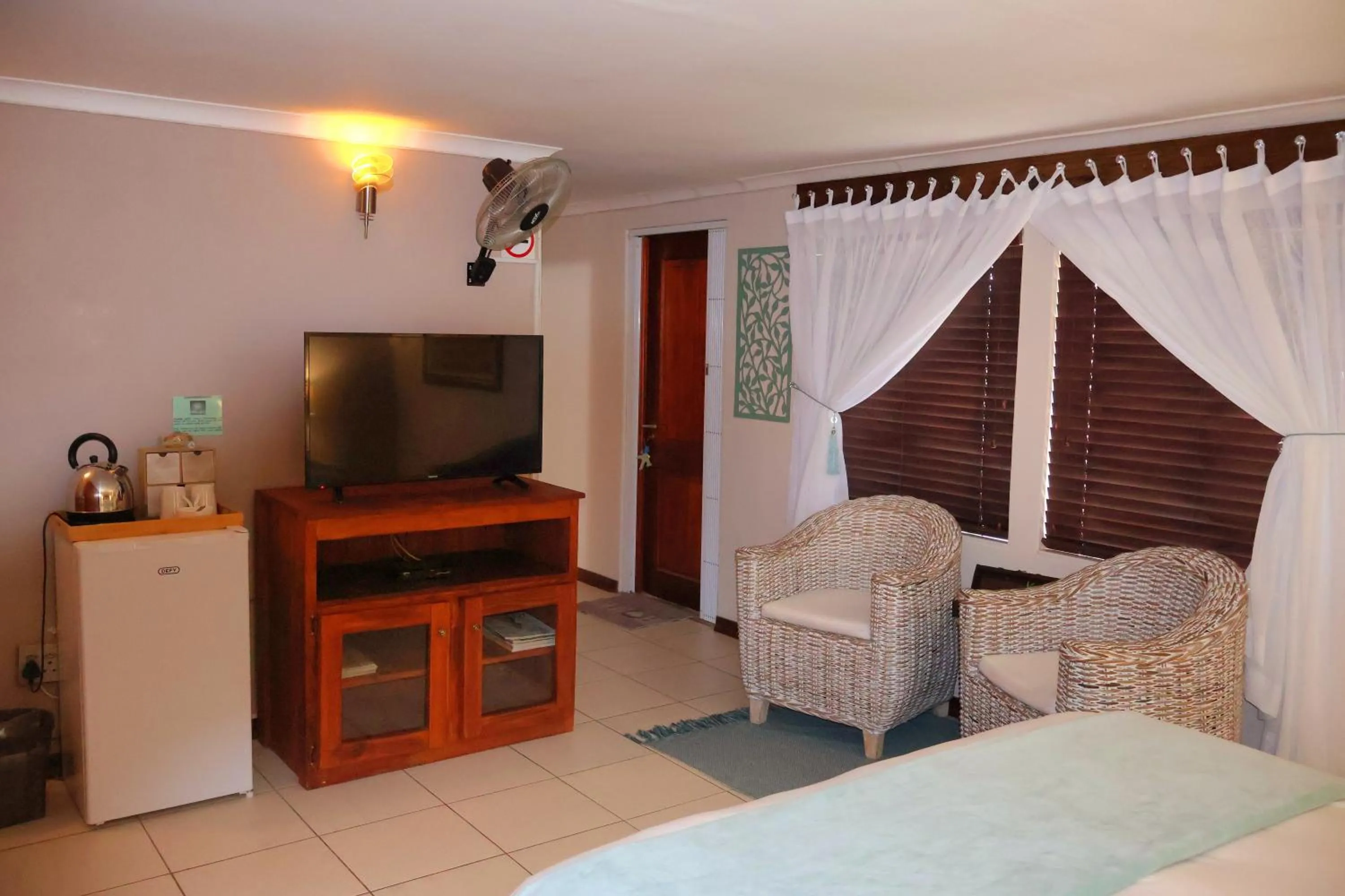 Bedroom, Bed in The Leopard Tree