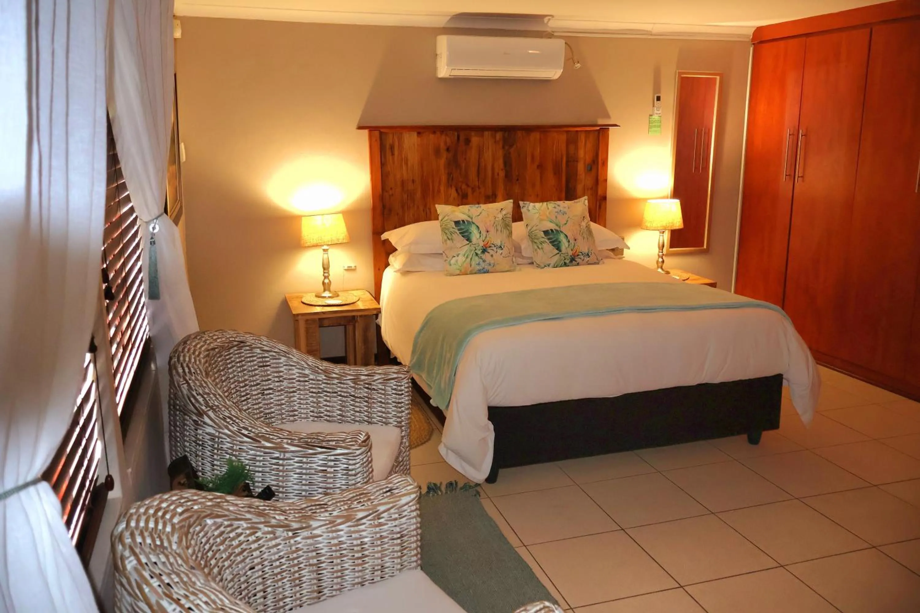 Bedroom, Bed in The Leopard Tree