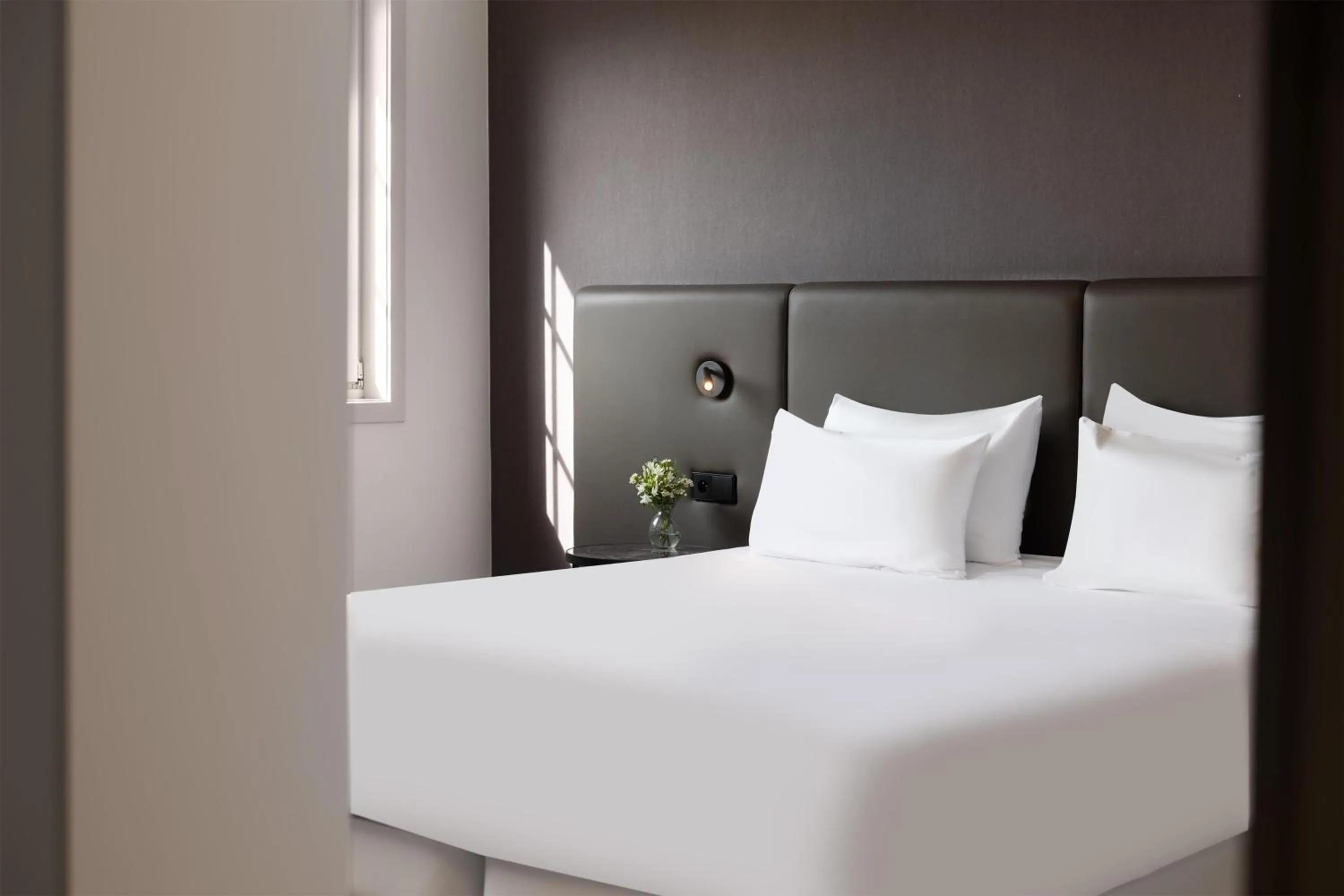 Photo of the whole room, Bed in NH Brussels Carrefour de L’Europe