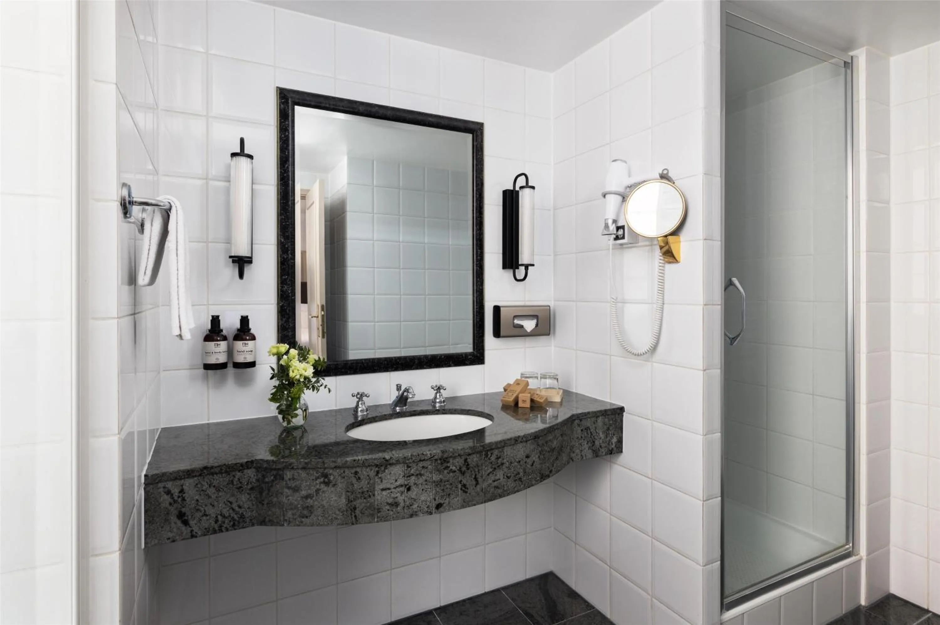 Bathroom in NH Brussels Carrefour de L’Europe