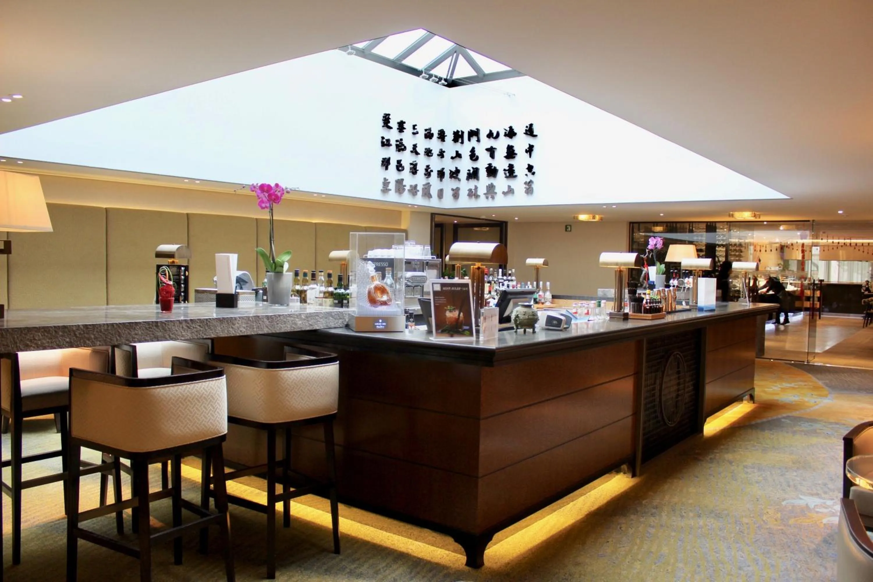 Restaurant/places to eat in Tangla Hotel Brussels