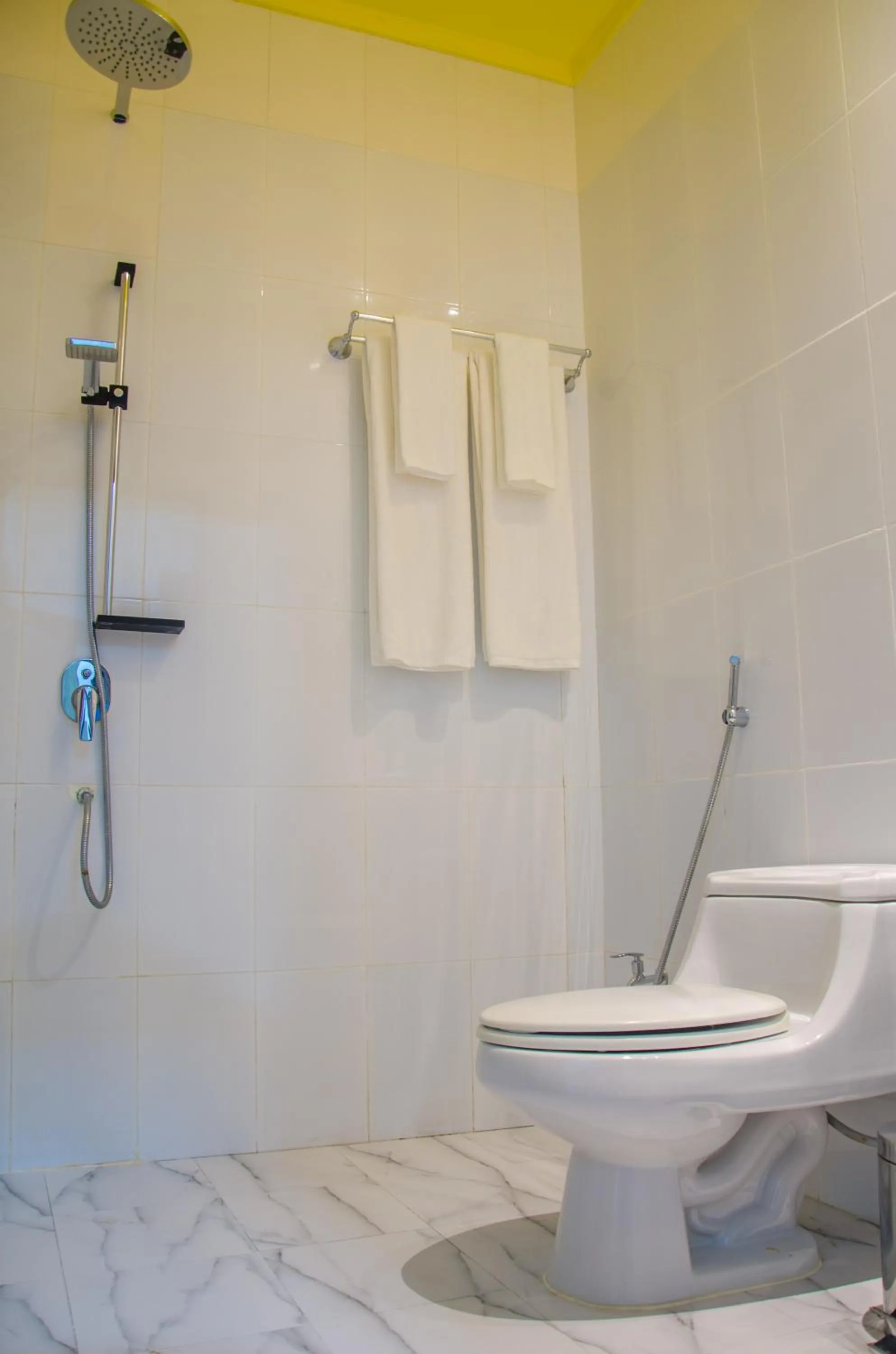 Toilet in Holiday Garden Rasdhoo