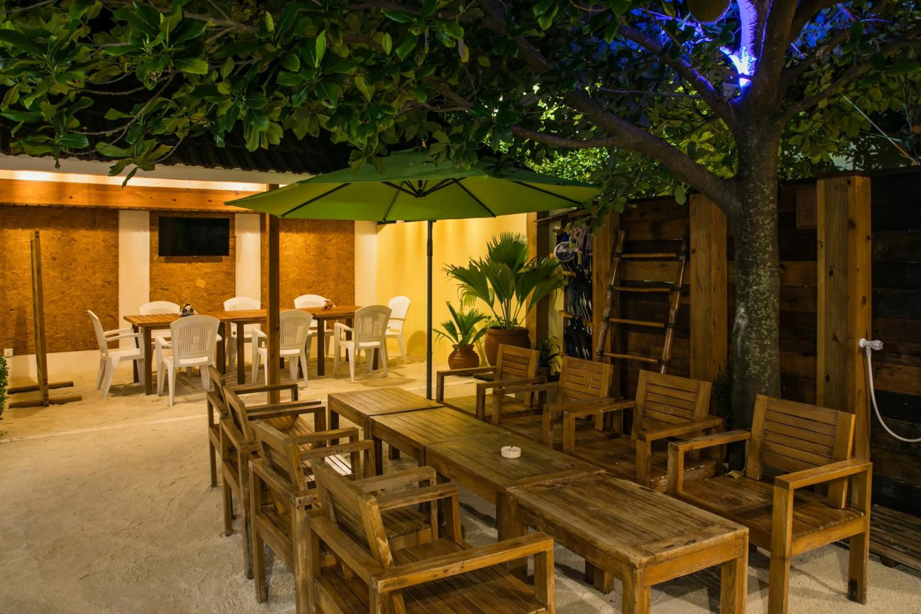 Restaurant/places to eat in Holiday Garden Rasdhoo