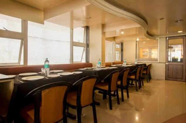 Restaurant/places to eat in Celebrations Inn Pune