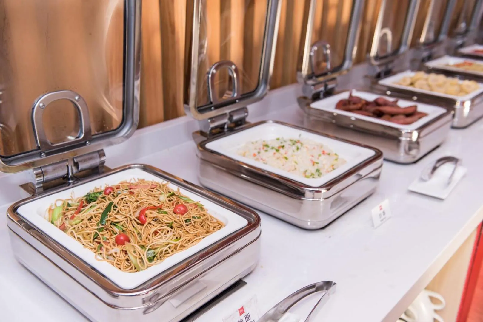 Restaurant/places to eat in Ibis Shanghai New Hongqiao