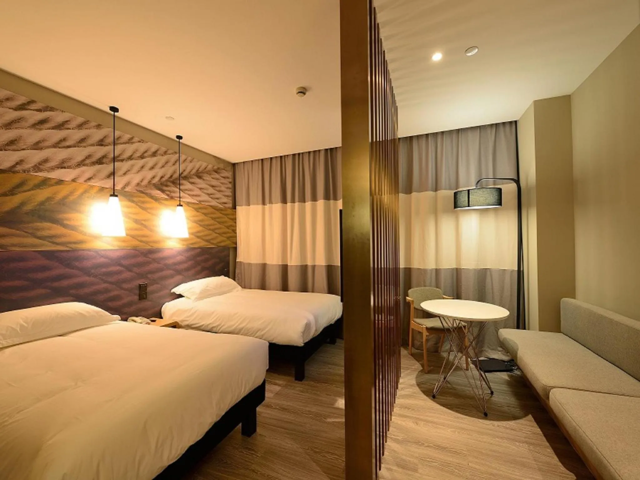 Photo of the whole room in Ibis Shanghai New Hongqiao