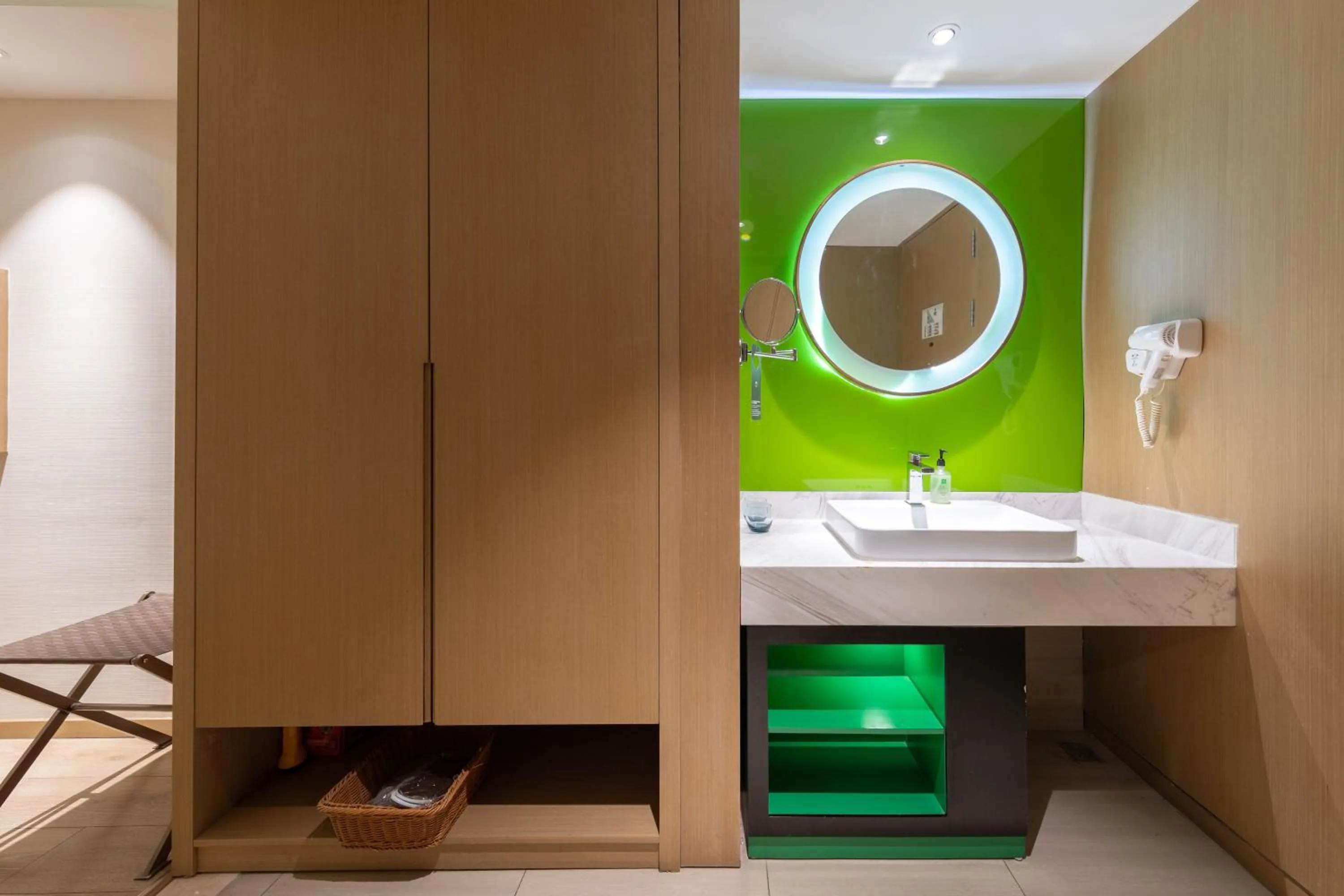 Toilet in Ibis Styles XM Zhongshan Hotel