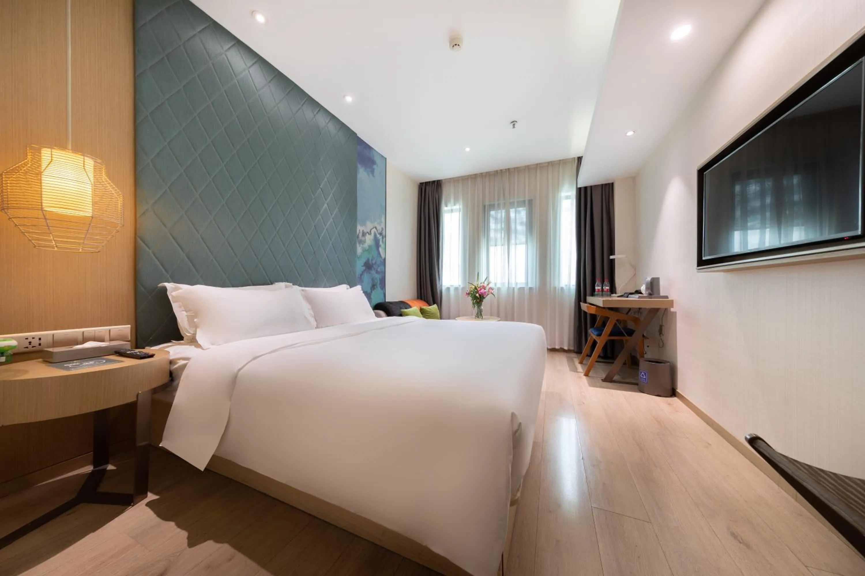 People, Bed in Ibis Styles XM Zhongshan Hotel