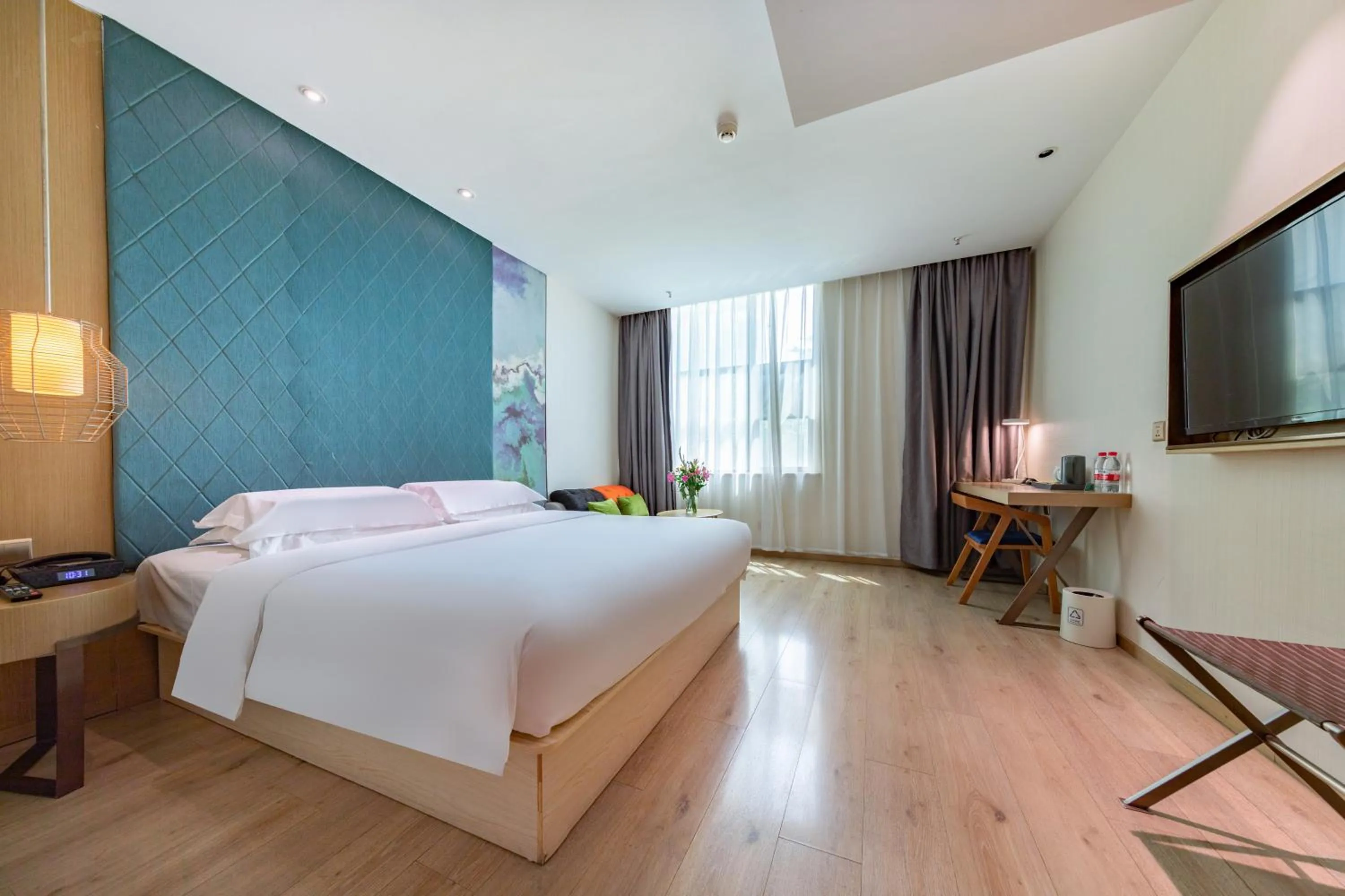 People, Bed in Ibis Styles XM Zhongshan Hotel