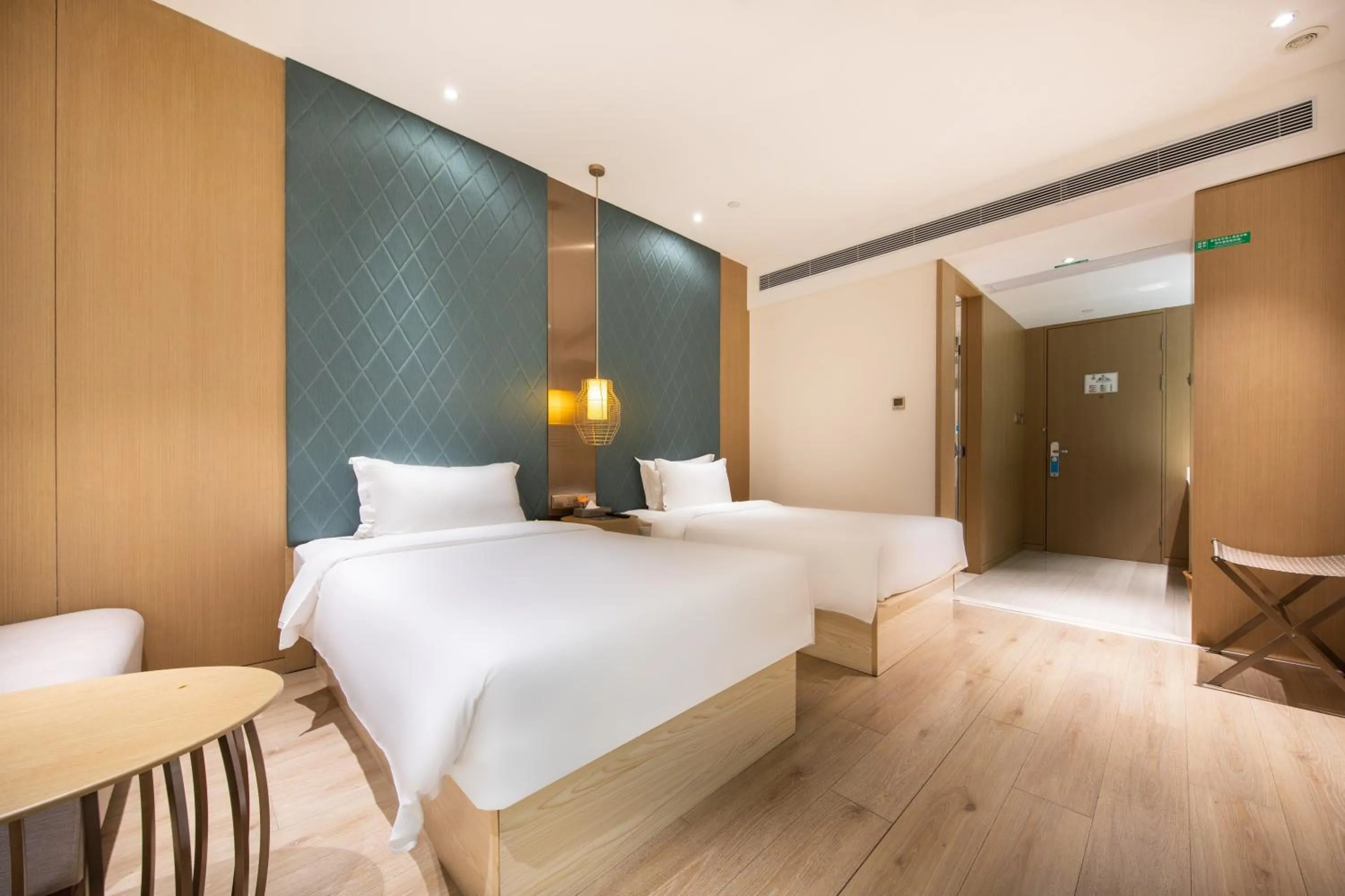 People, Bed in Ibis Styles XM Zhongshan Hotel