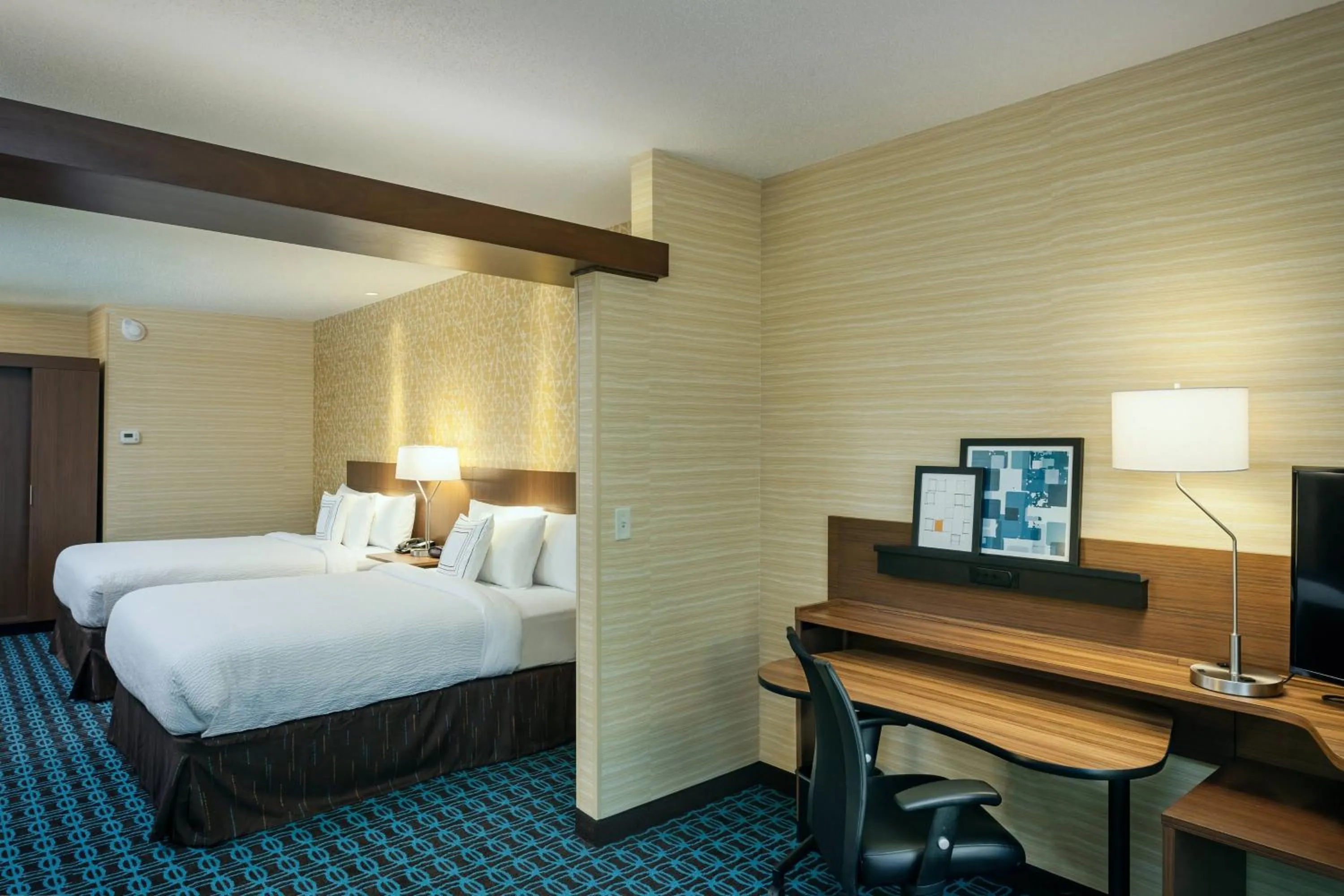 Photo of the whole room, Bed in Fairfield Inn & Suites by Marriott Tacoma DuPont